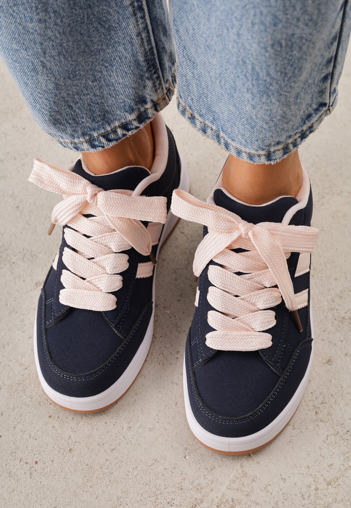  Sneakers Casual cu cusături decorative și benzi laterale Ariesera Bleumarin