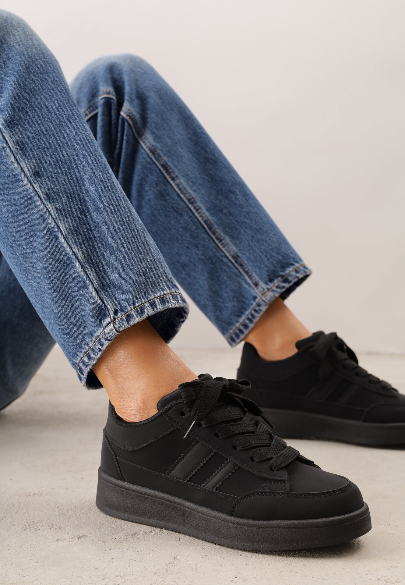  Sneakers Casual cu cusături decorative și benzi laterale Ariesera Negri