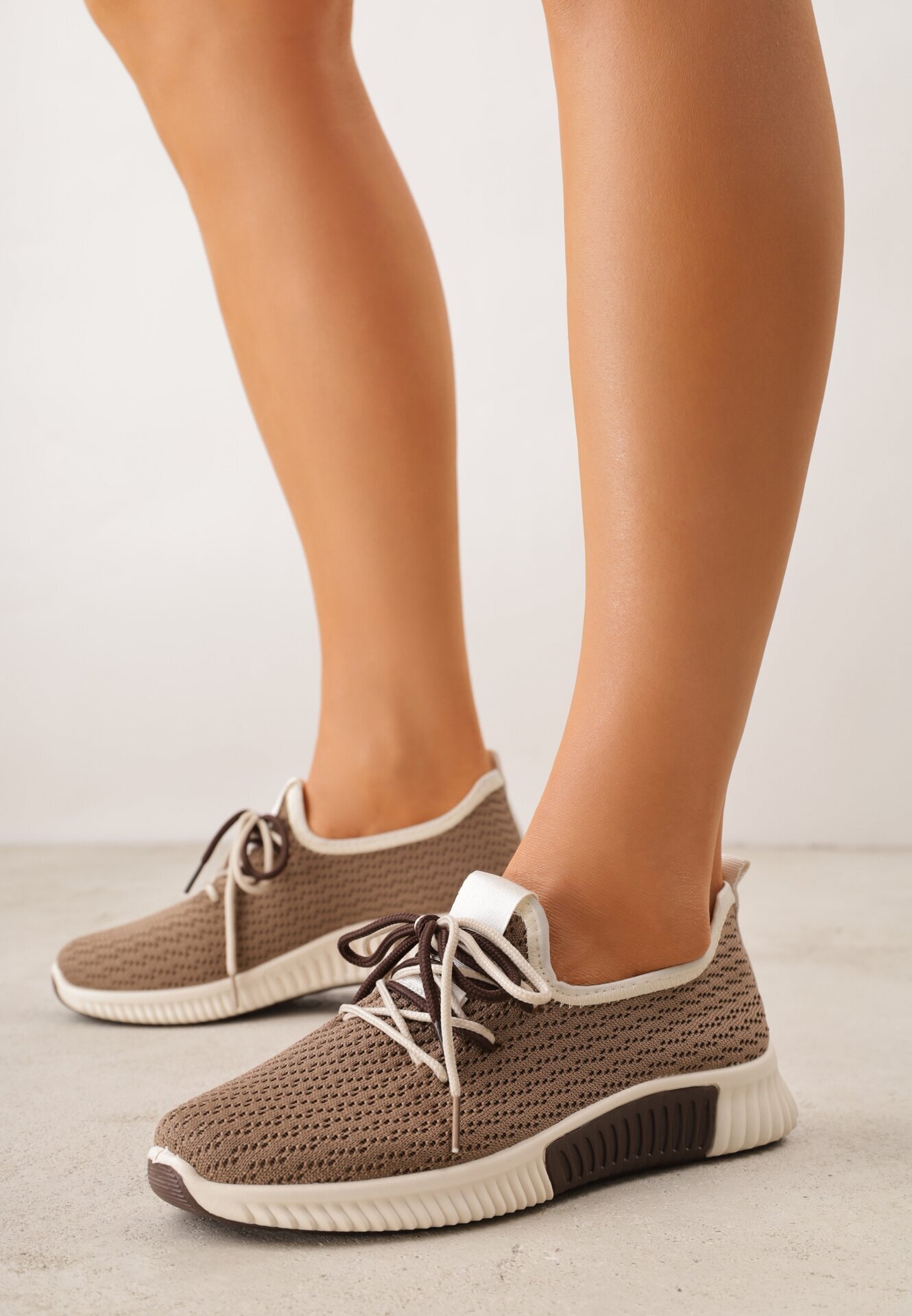  Sneakers Maro deschis cu șiretare dublă Dorielle