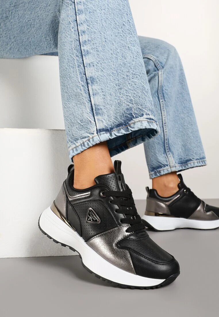  Sneakerși Negri cu Perforație și Inserații Metalice Decorative Kamirea