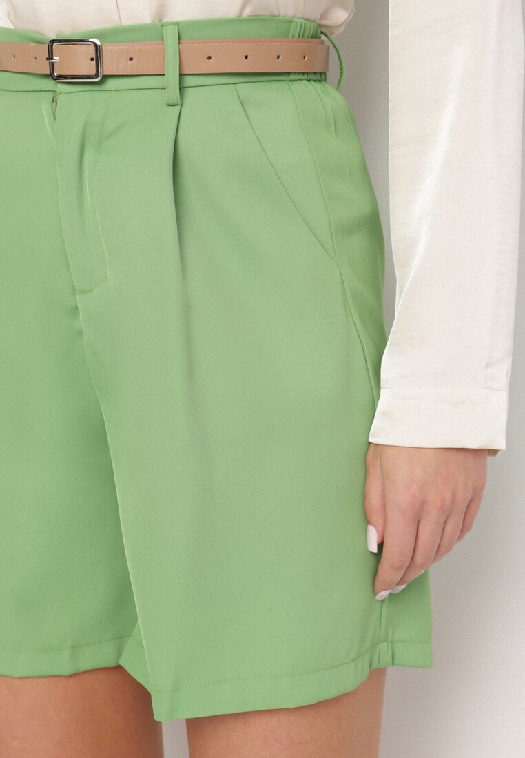 sophyline Pantaloni scurți Elegante Verde cu Vâscoză cu O curea suplimentară cu cataramă Resella