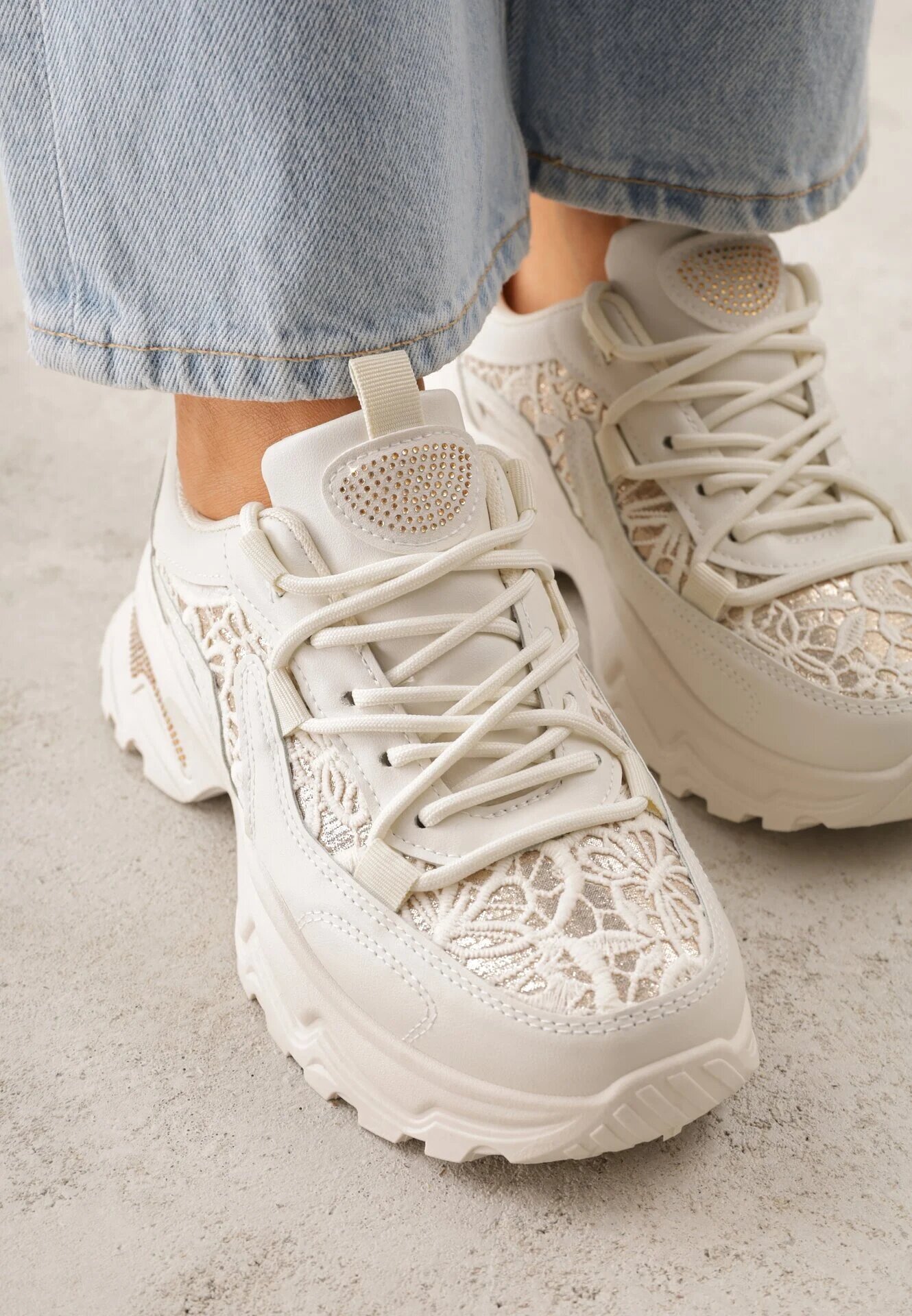 sport Sneakers Bej cu talpă groasă cu inserții din dantelă și zirconii Sephialle