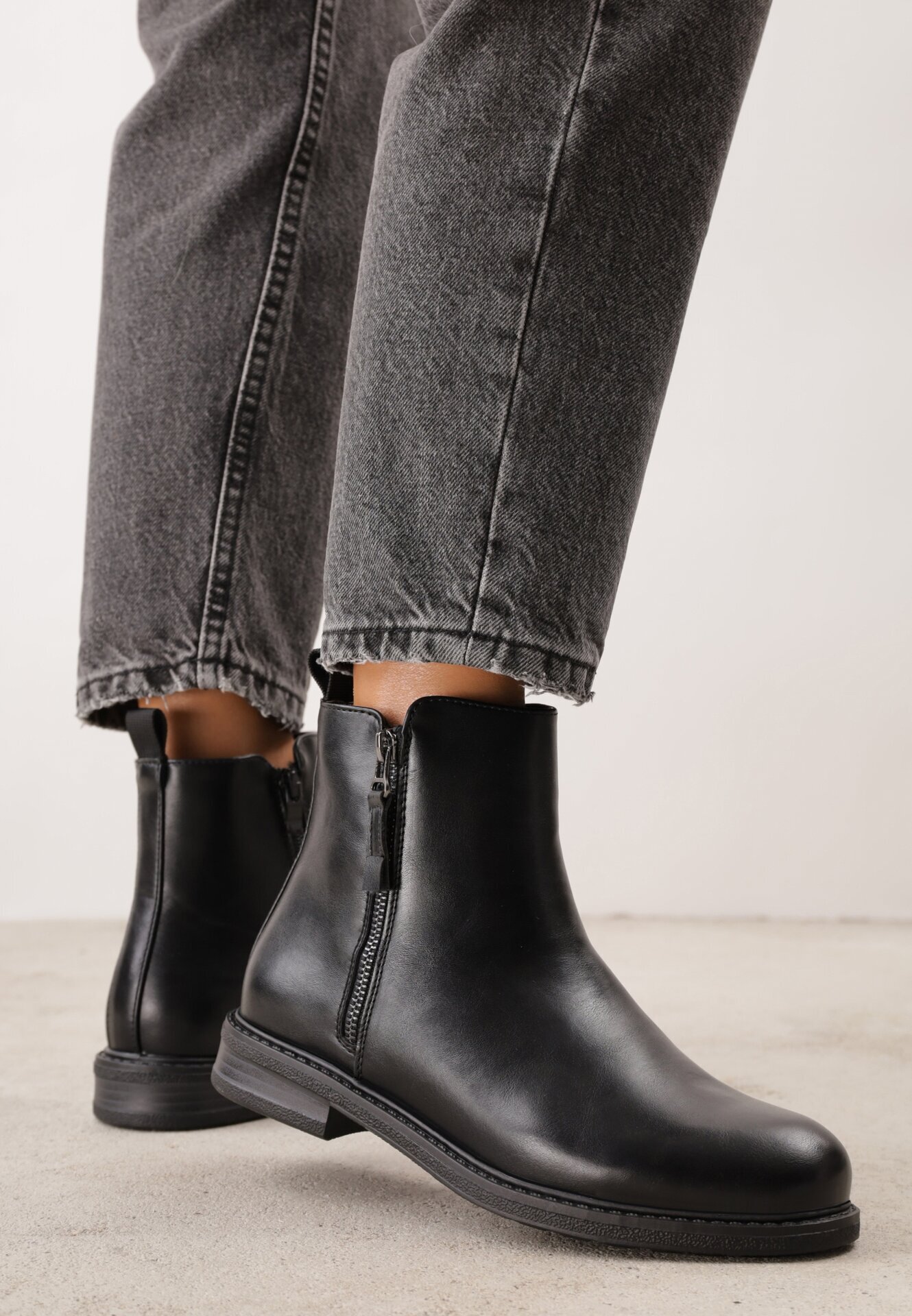 super mode Botine clasice cu toc plat și fermoar decorativ Wenica Negre