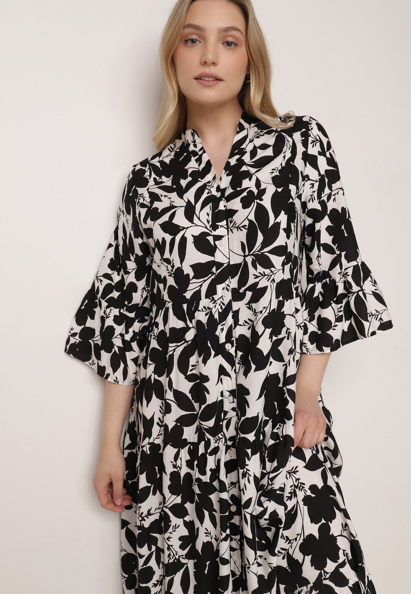 sweet&girl Rochie Lungă Negru-Albă cu model abstract și mâneci 3/4 Thalorias