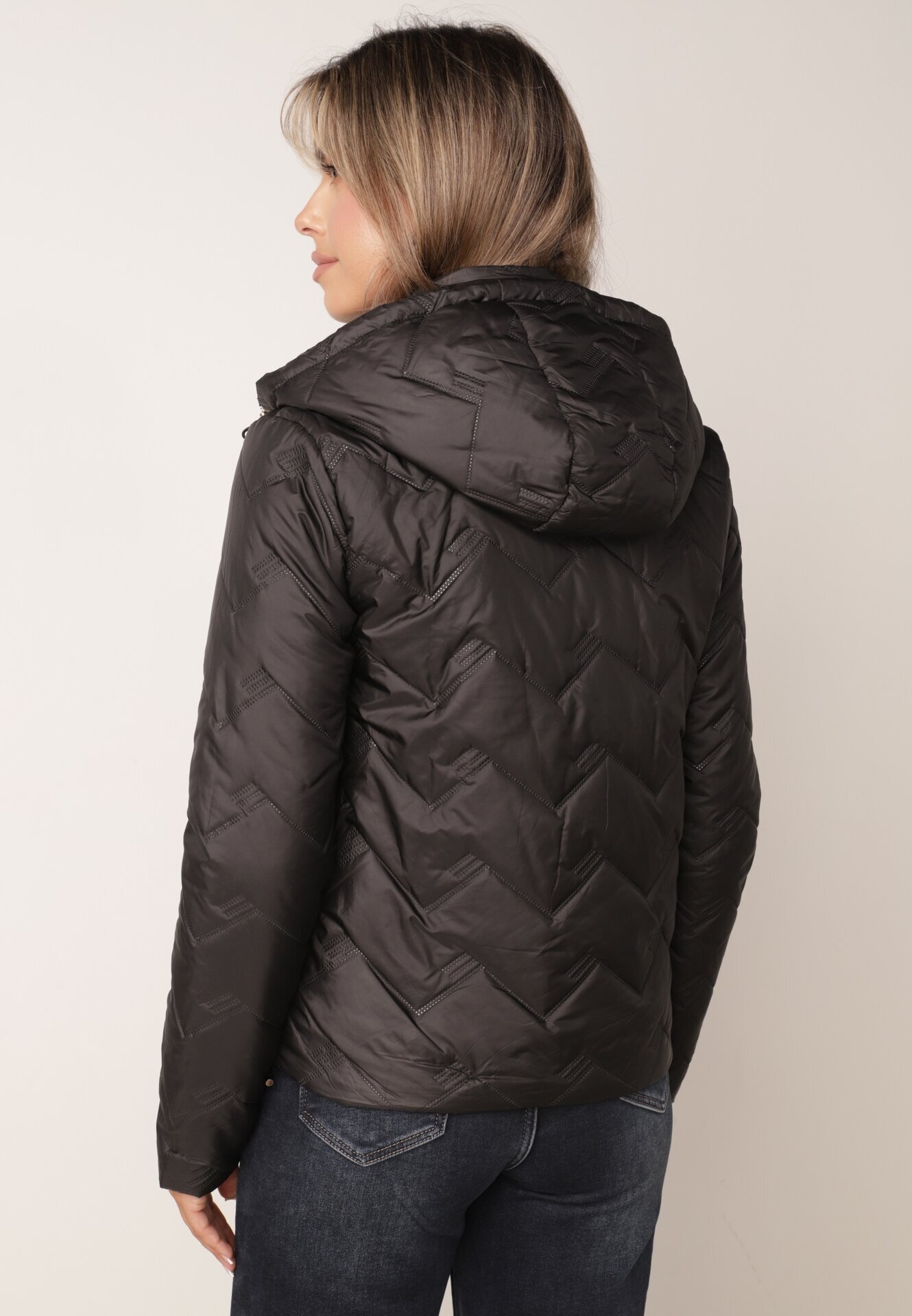 swest Geacă de tranziție matlasată cu glugă și matlasare geometrică Dinia Neagră