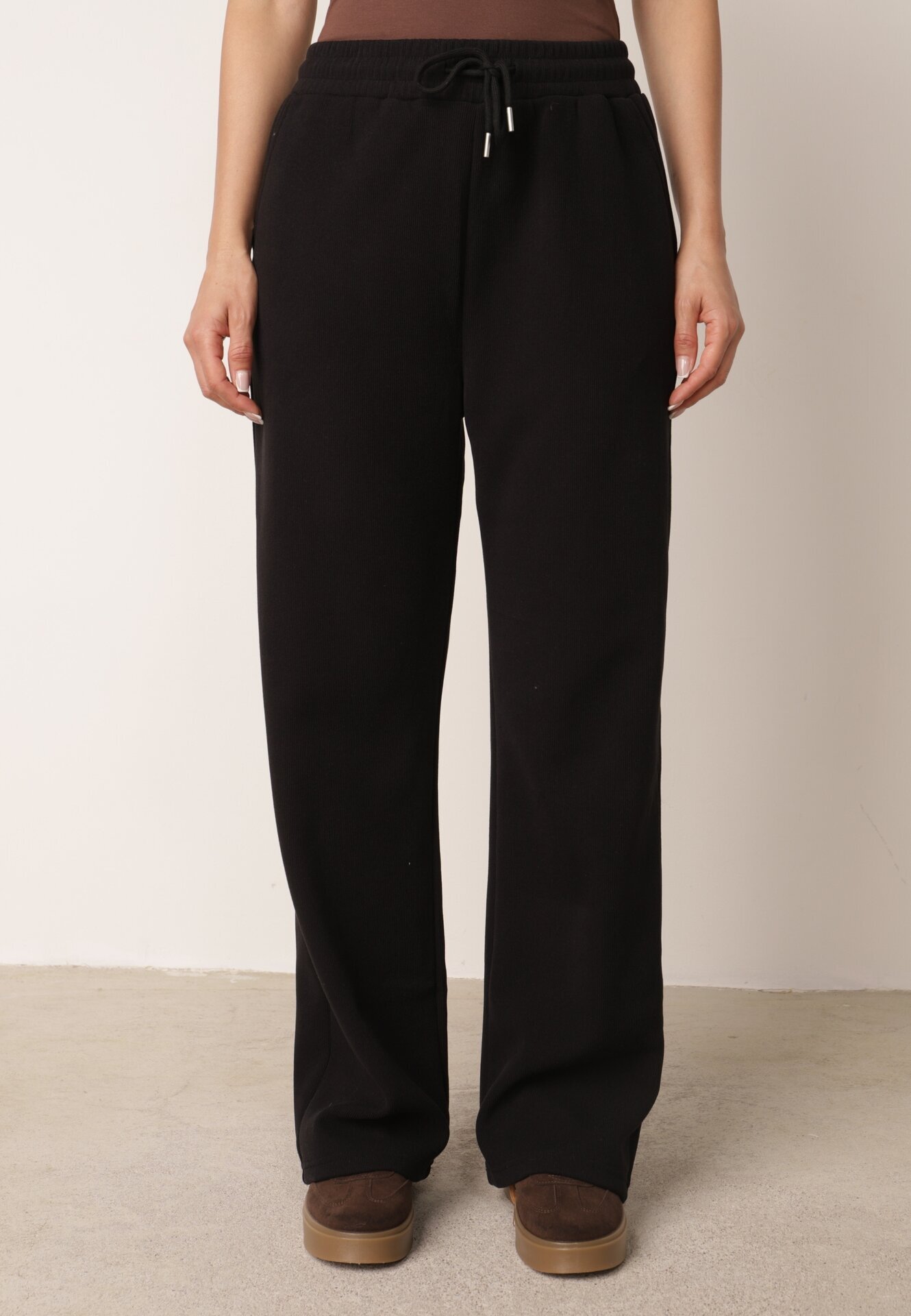 swest Set de trening cu pantaloni largi și bluză cu fermoar și guler tip tunică Aleea Negru