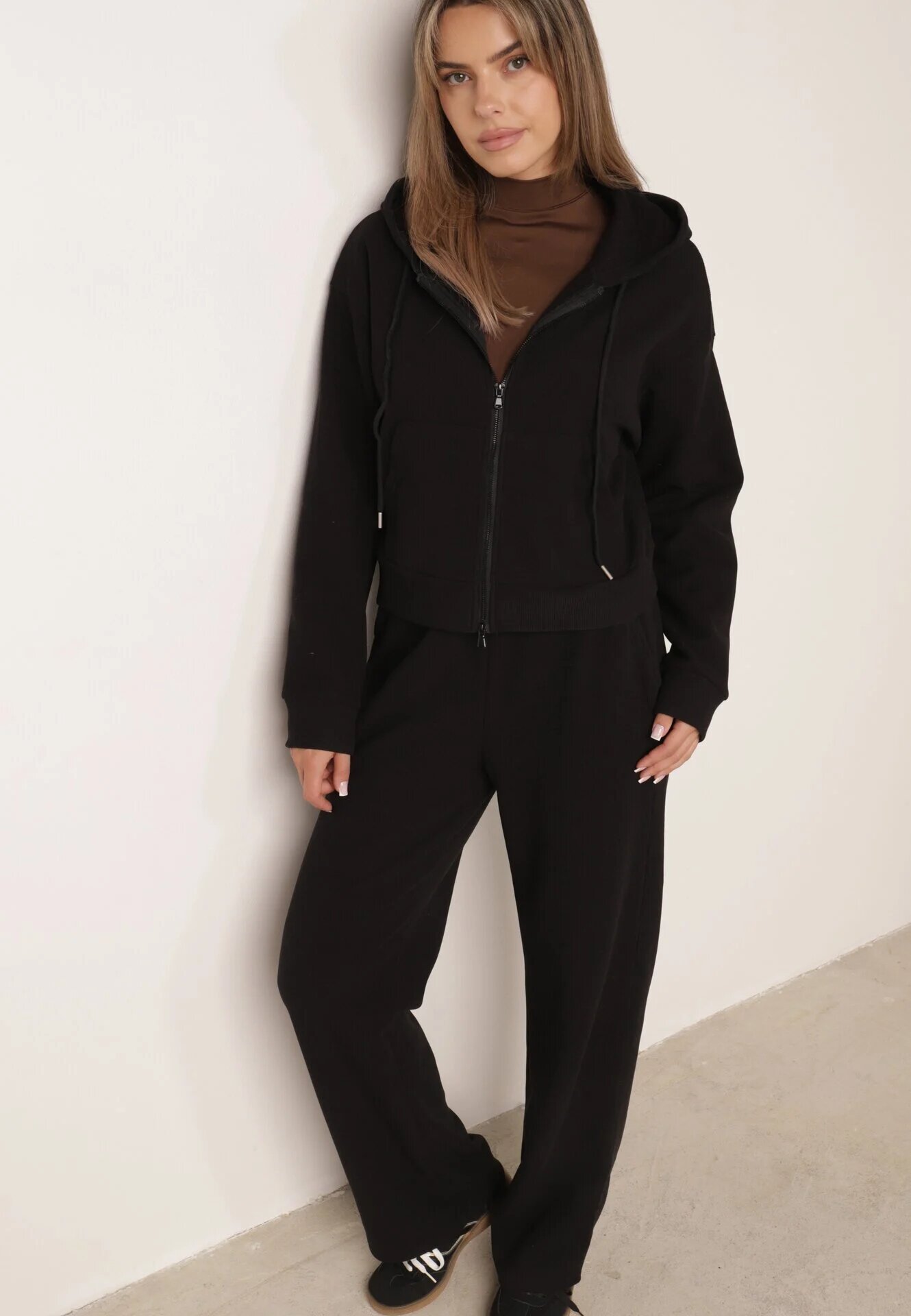 swest Set de trening din tricot rib pantaloni largi și bluză cu glugă Sinoh Negru