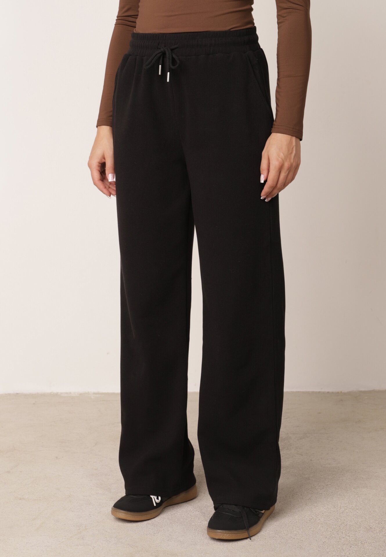 swest Set de trening din tricot rib pantaloni largi și bluză cu glugă Sinoh Negru