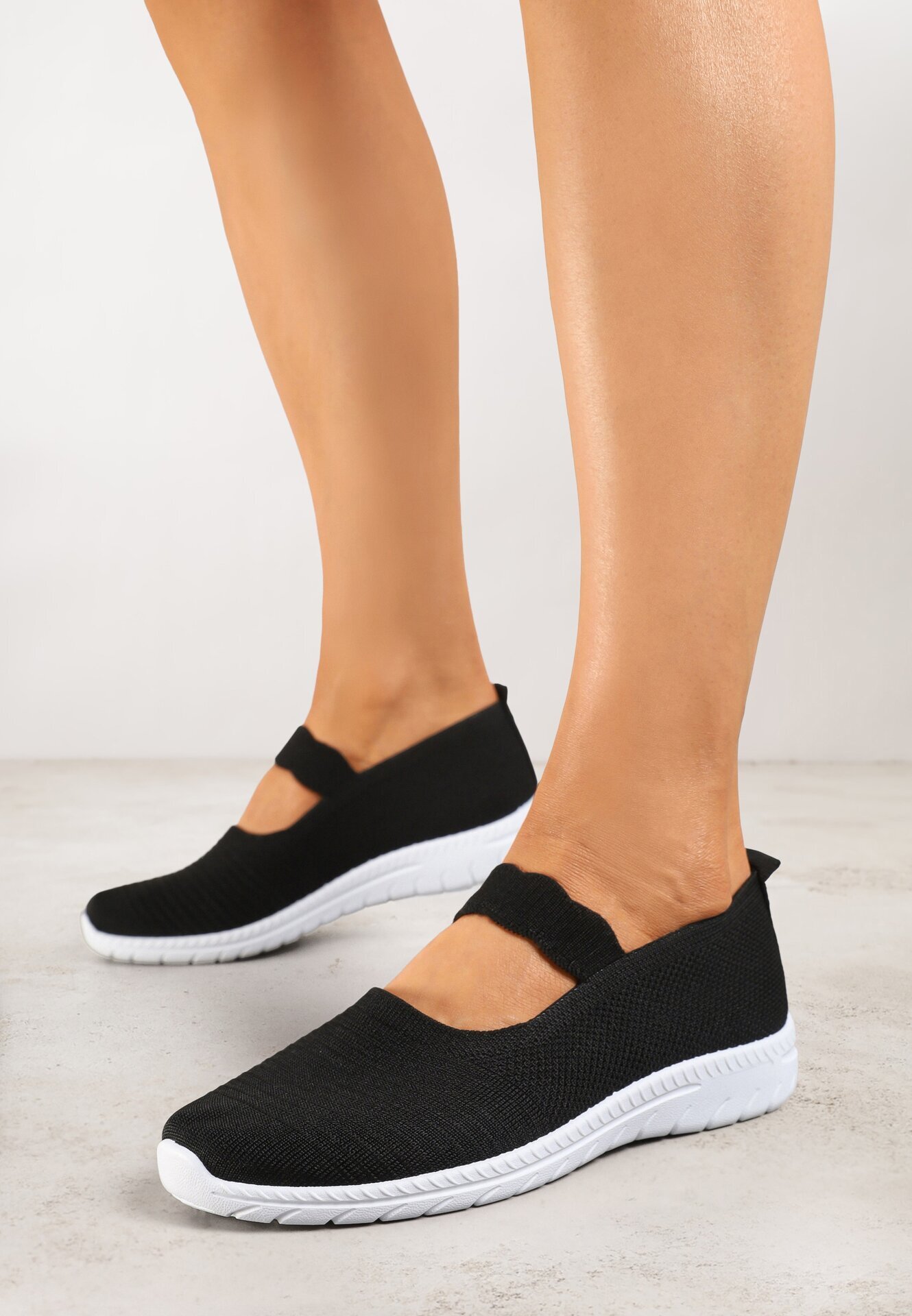  Tenisi slip-on negri cu bandă decorativă și perforații Zelsedi