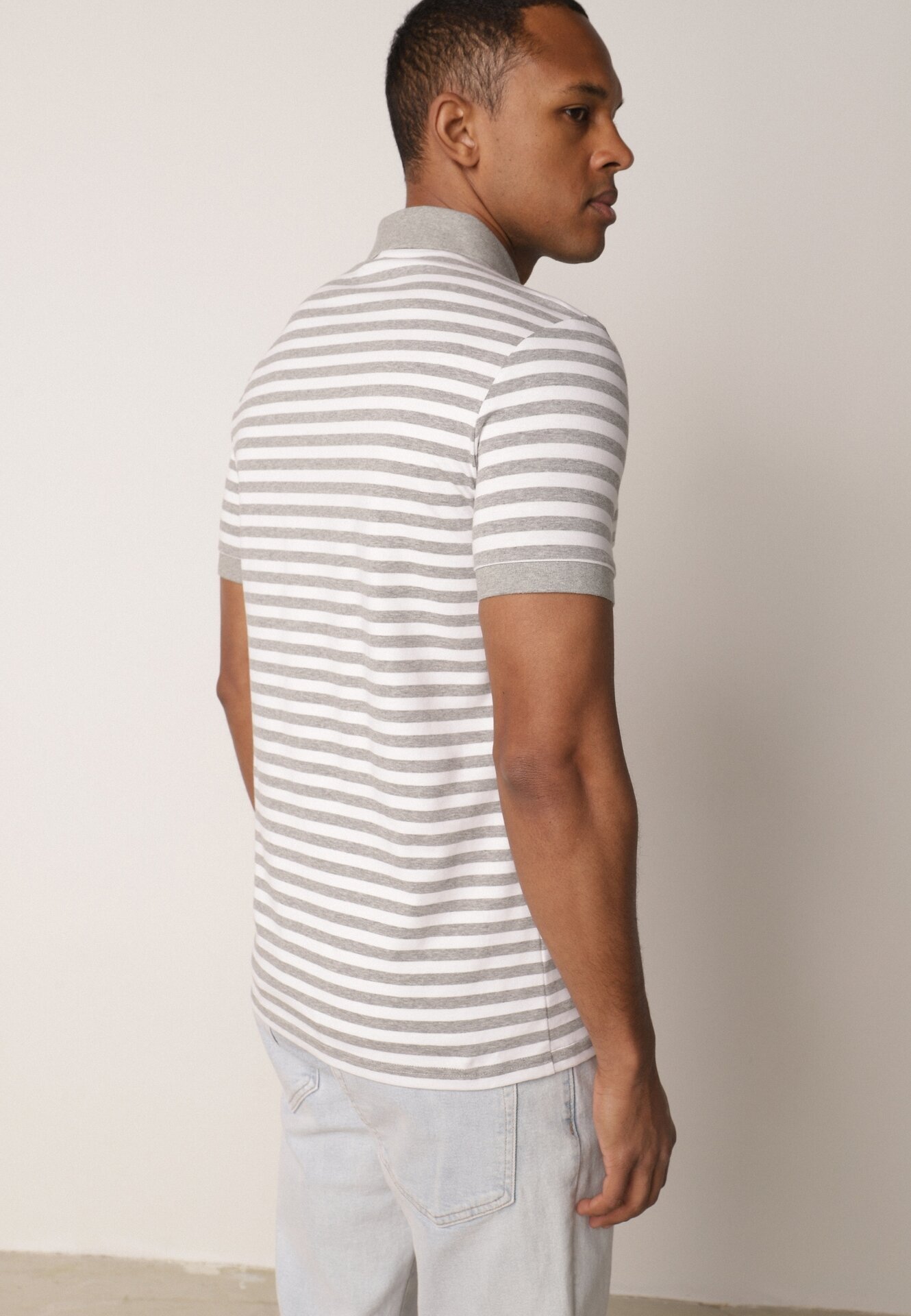  Tricou Gri