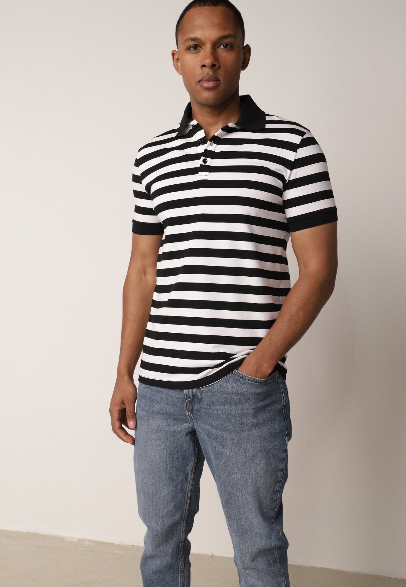  Tricou Negru