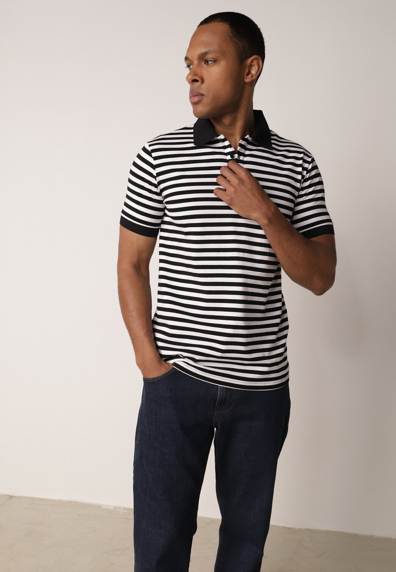  Tricou Negru