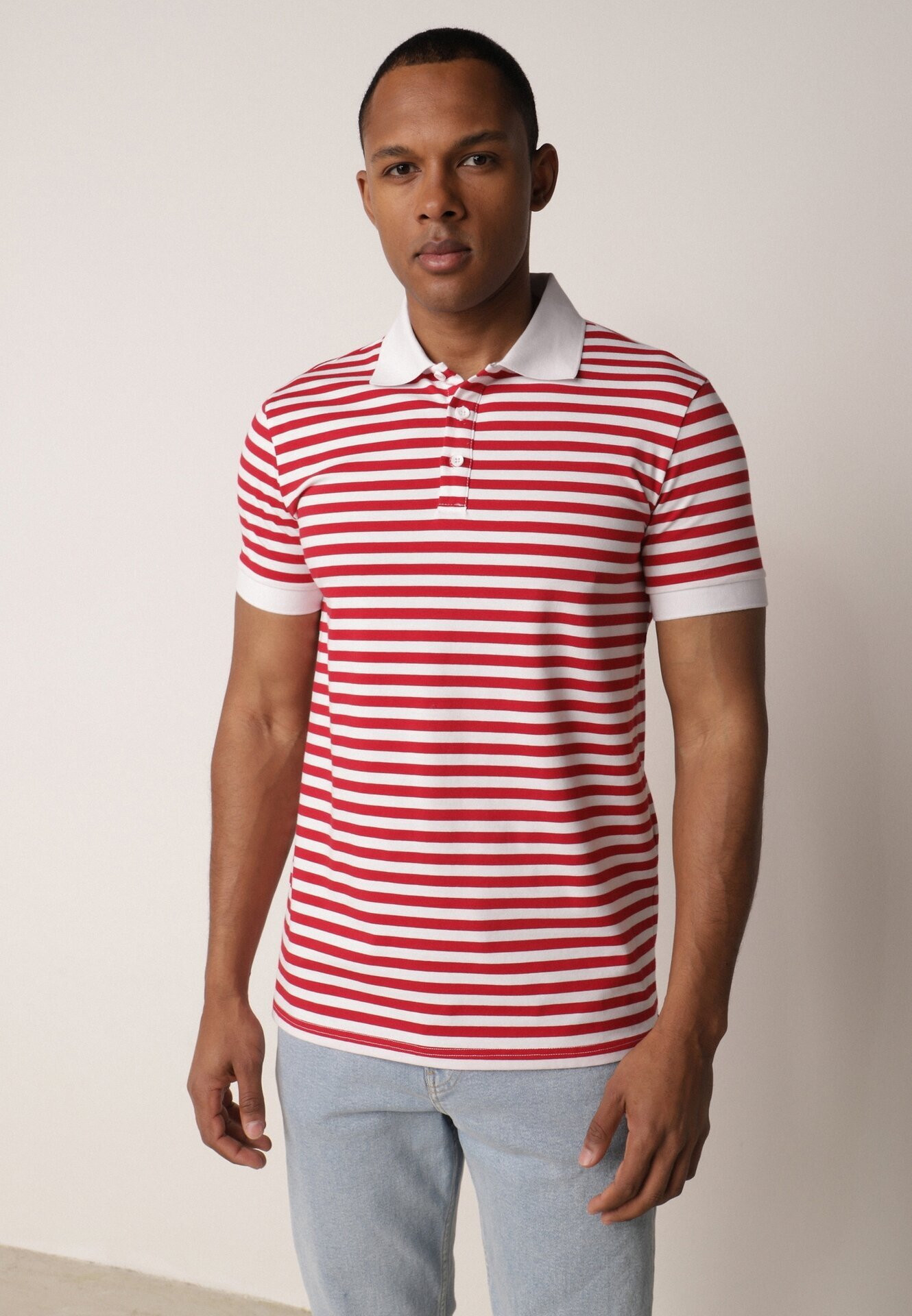  Tricou Roșu