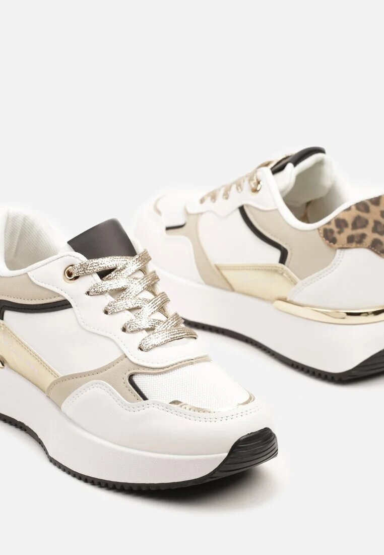 tulipano Adidași Albi Decorați cu inscripție și cu imprimeu leopard Wakkaria