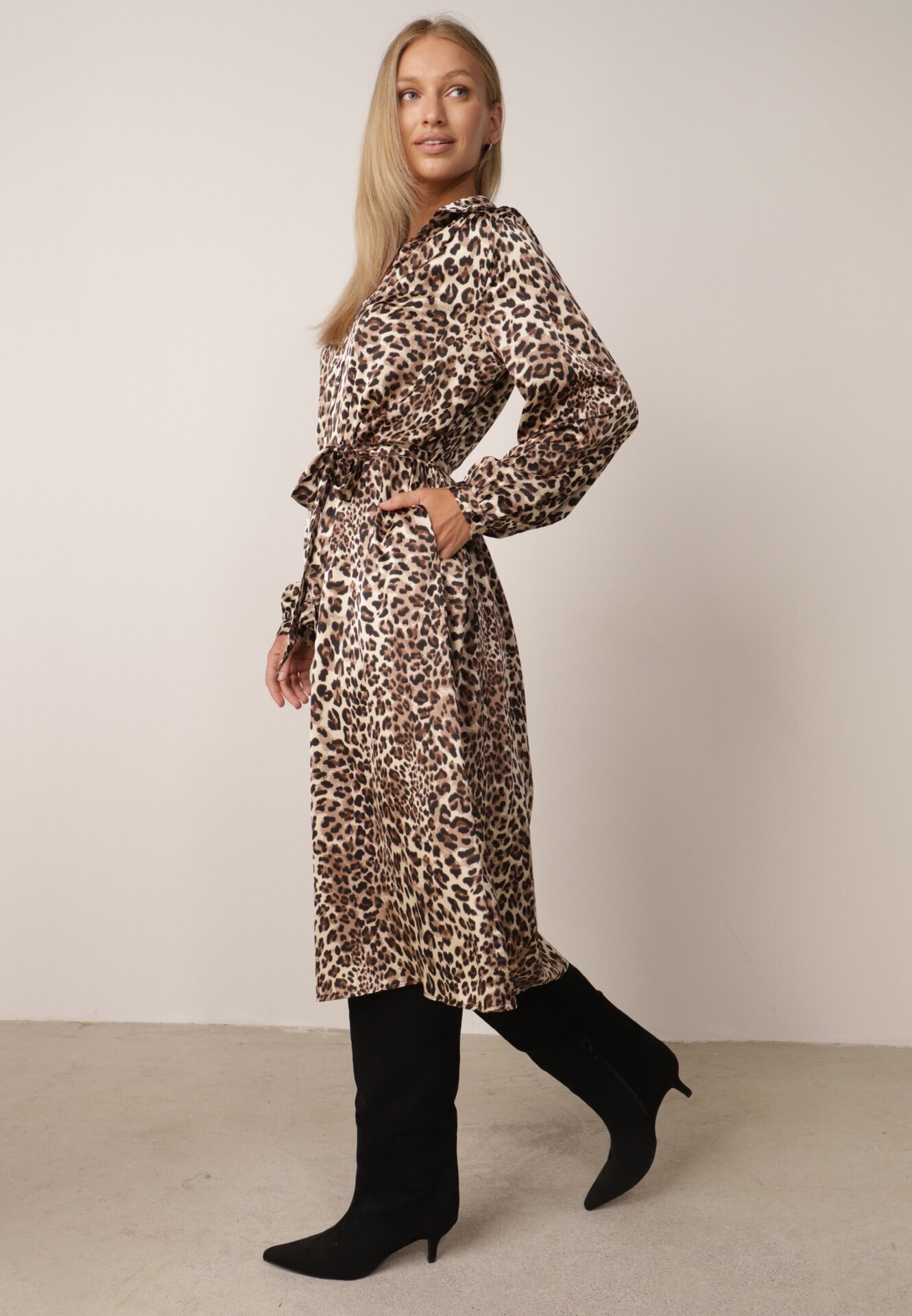 unigirl Rochie Tip cămașă Midi Maro cu imprimeu leopard Chaitra