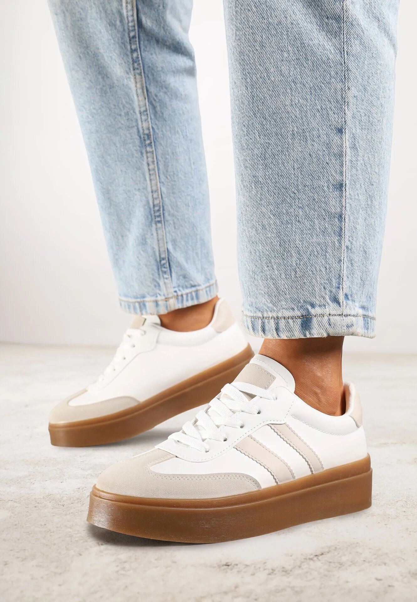 via giulia Sneakers Alb-Bej în Stil Tenisi cu Dungi Nilomira