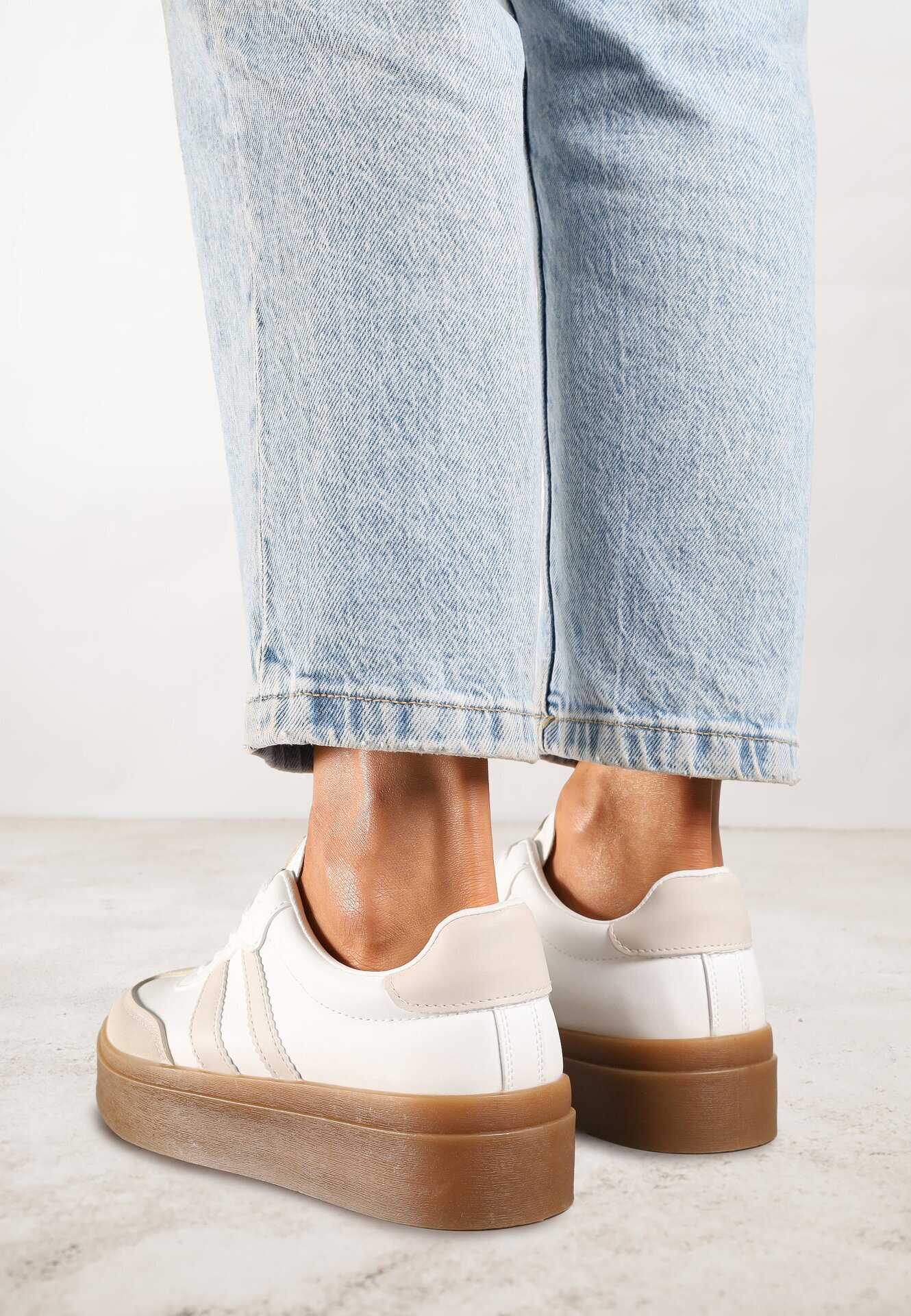 via giulia Sneakers Alb-Bej în Stil Tenisi cu Dungi Nilomira
