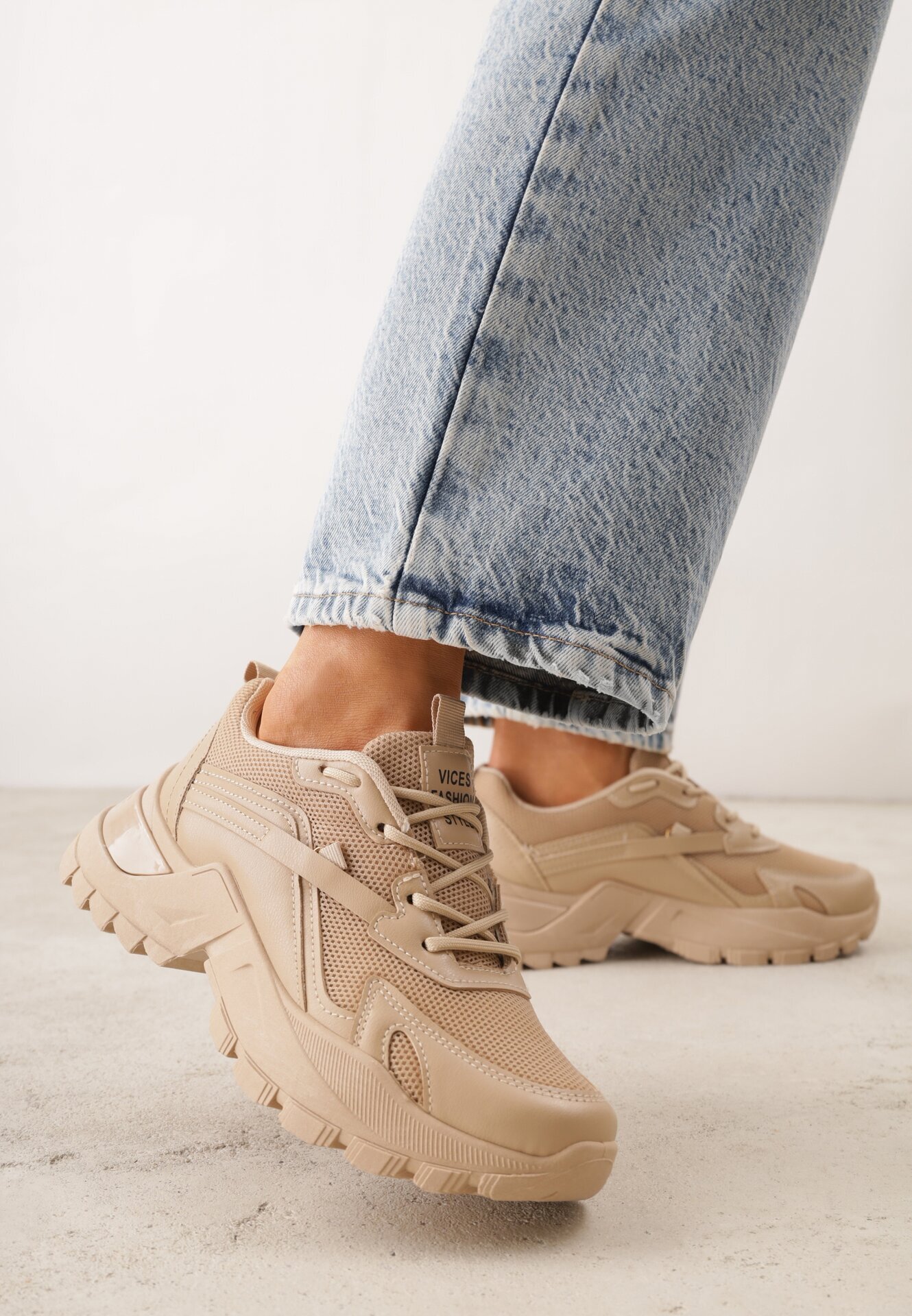 vices Adidași bej închis Iomessa