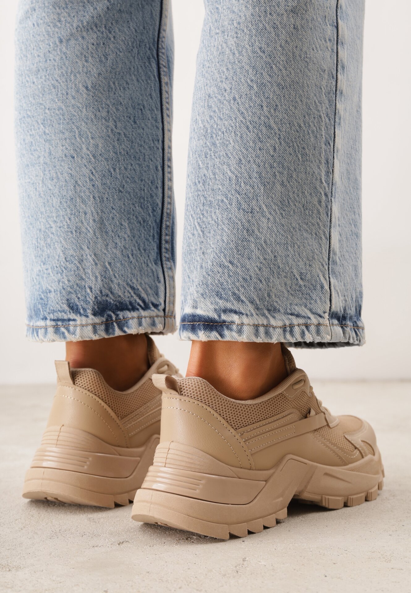 vices Adidași bej închis Iomessa