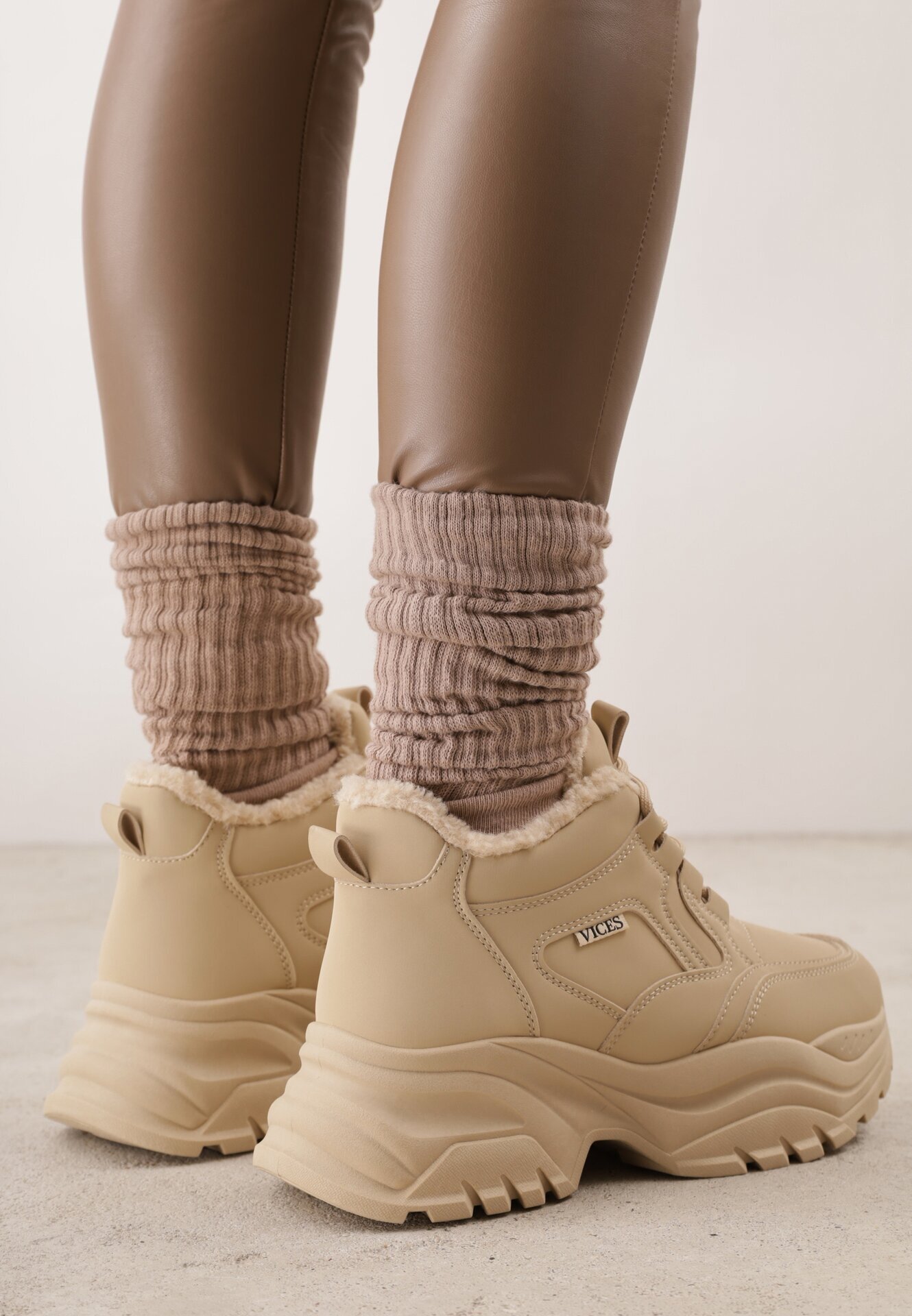 vices Adidași Bej închis Stil Trapper Chunky cu talpă groasă Leandre