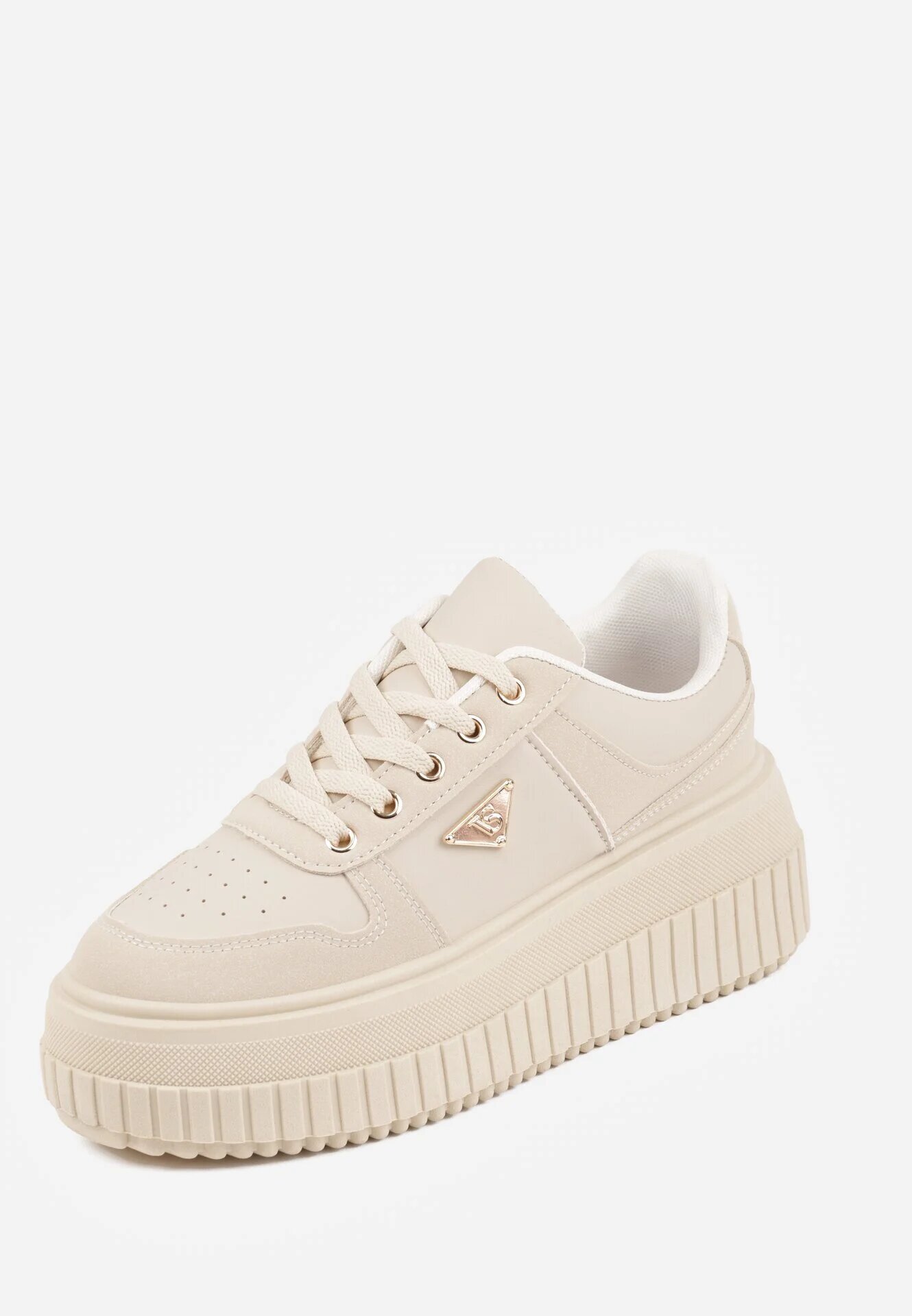 vices Adidași Bej pe talpă groasă cu texturi decorate cu aplicația lui Cezar