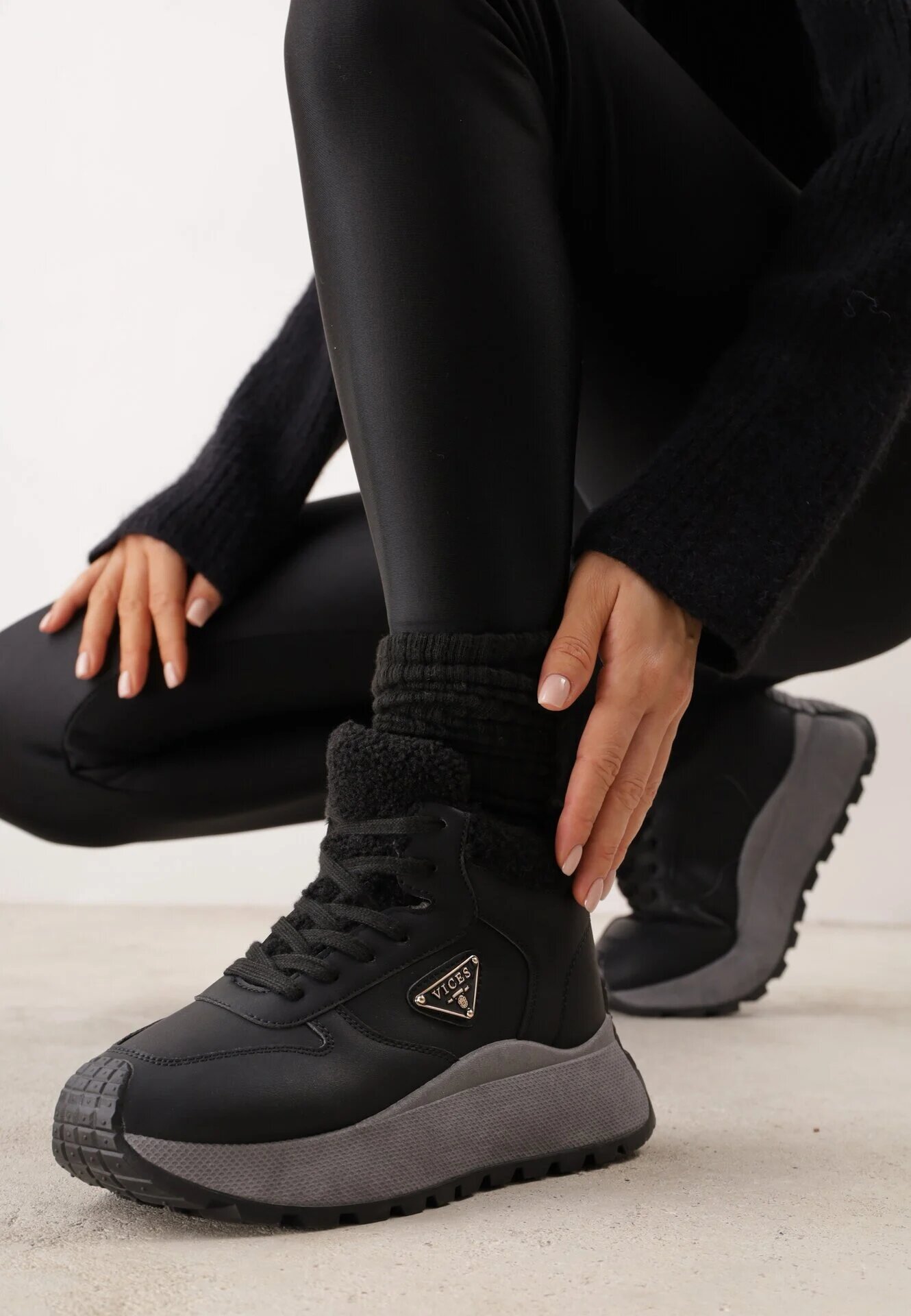 vices Adidași de iarnă negri cu Talpă Groasă cu Ornament Triunghiular Filritisa