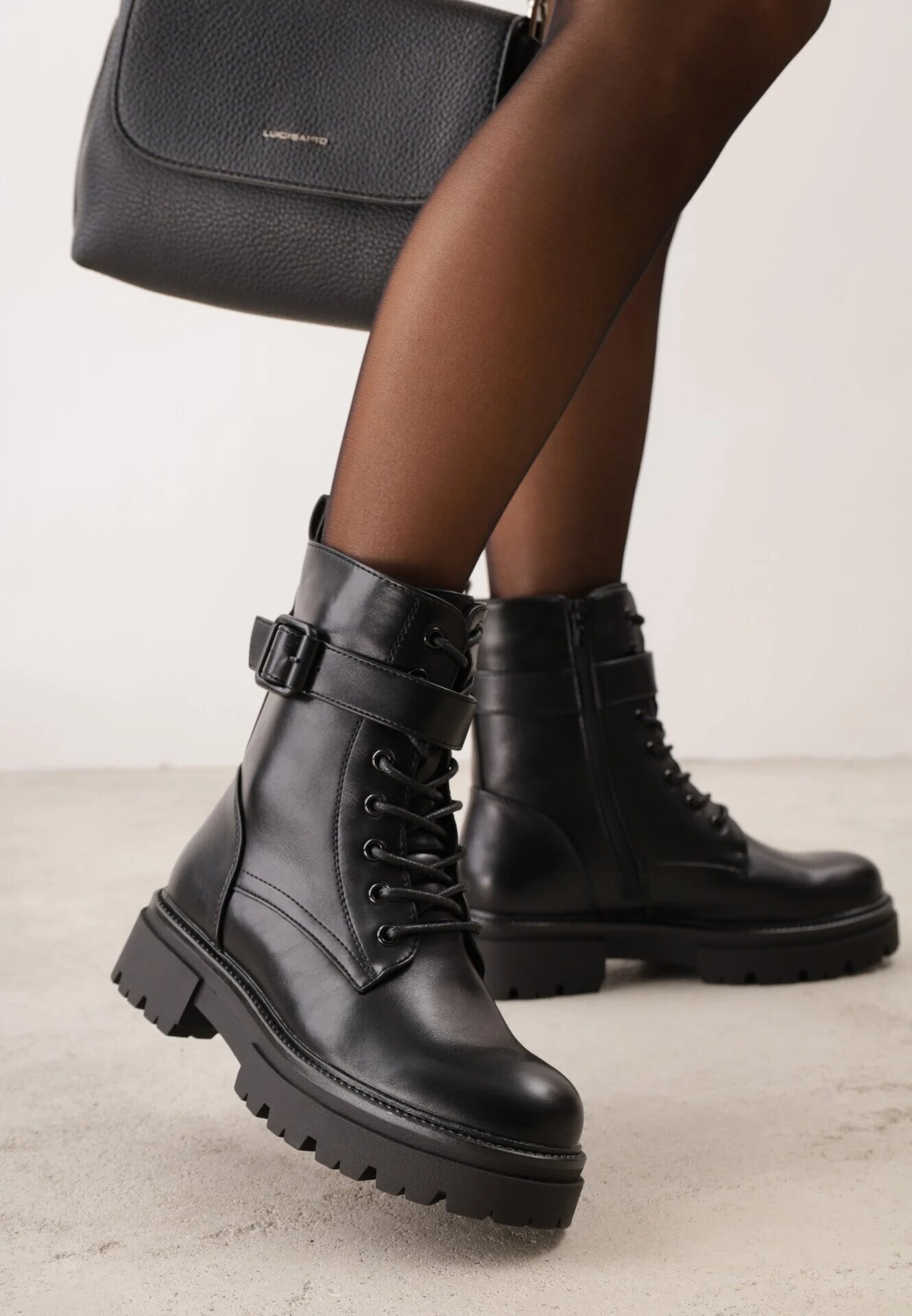 vices Botine Worker Negre cu Curea Decorativă cu Cataramă Feillis