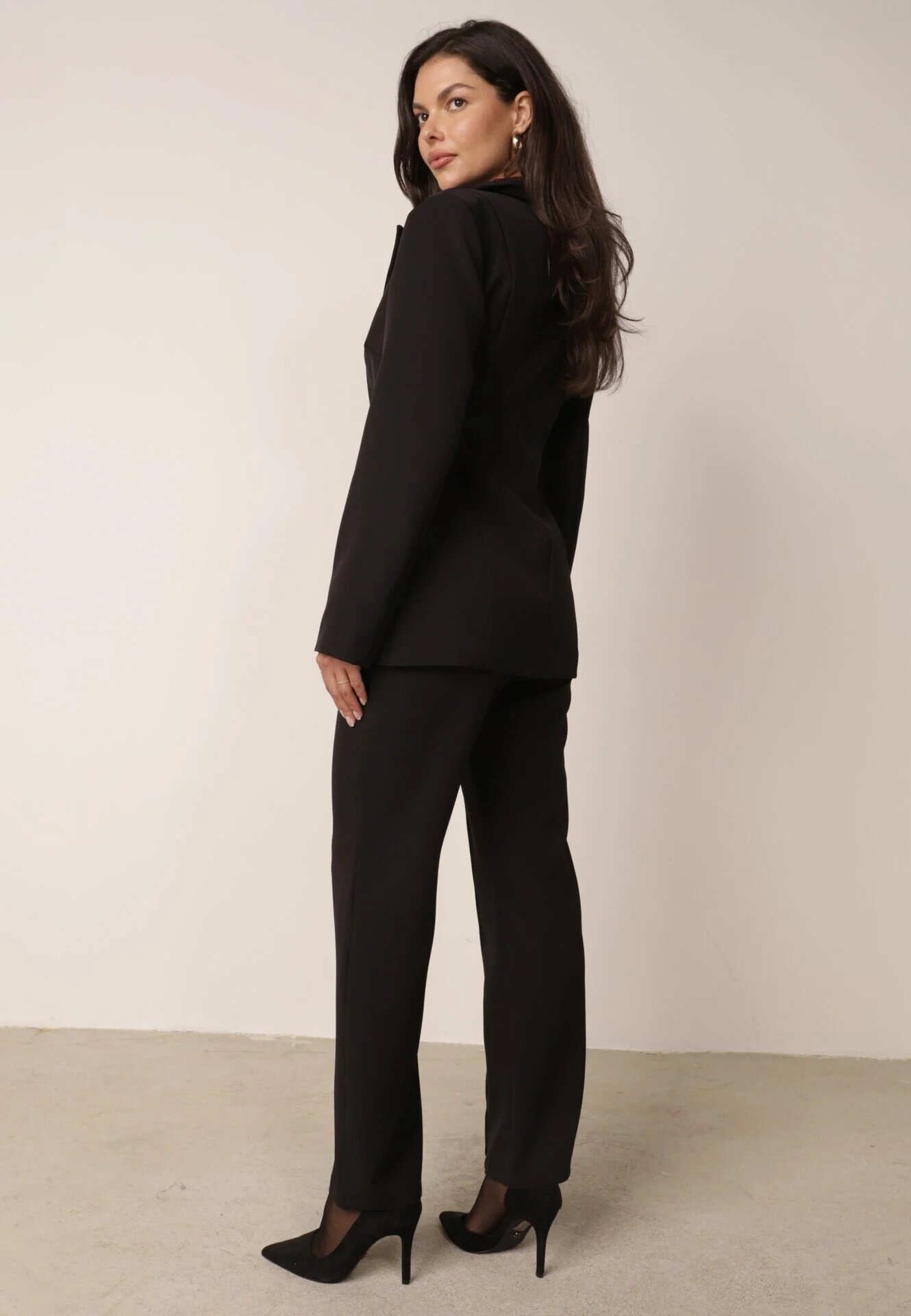 vices Costum cu sacou cambrat cu cataramă și pantaloni cu cusături decorative Deroya Negru
