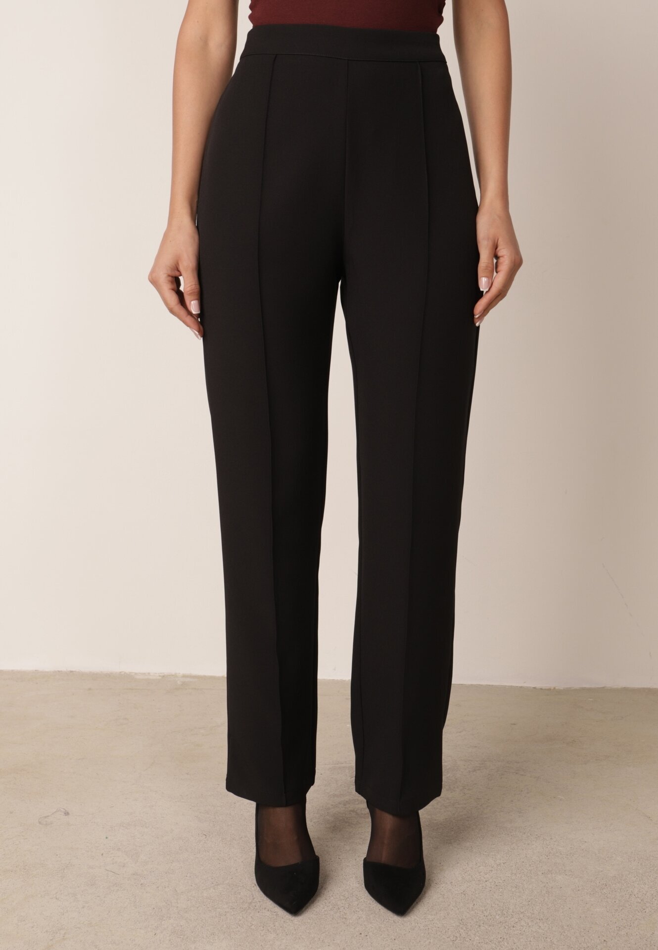 vices Costum cu sacou cambrat cu cataramă și pantaloni cu cusături decorative Deroya Negru