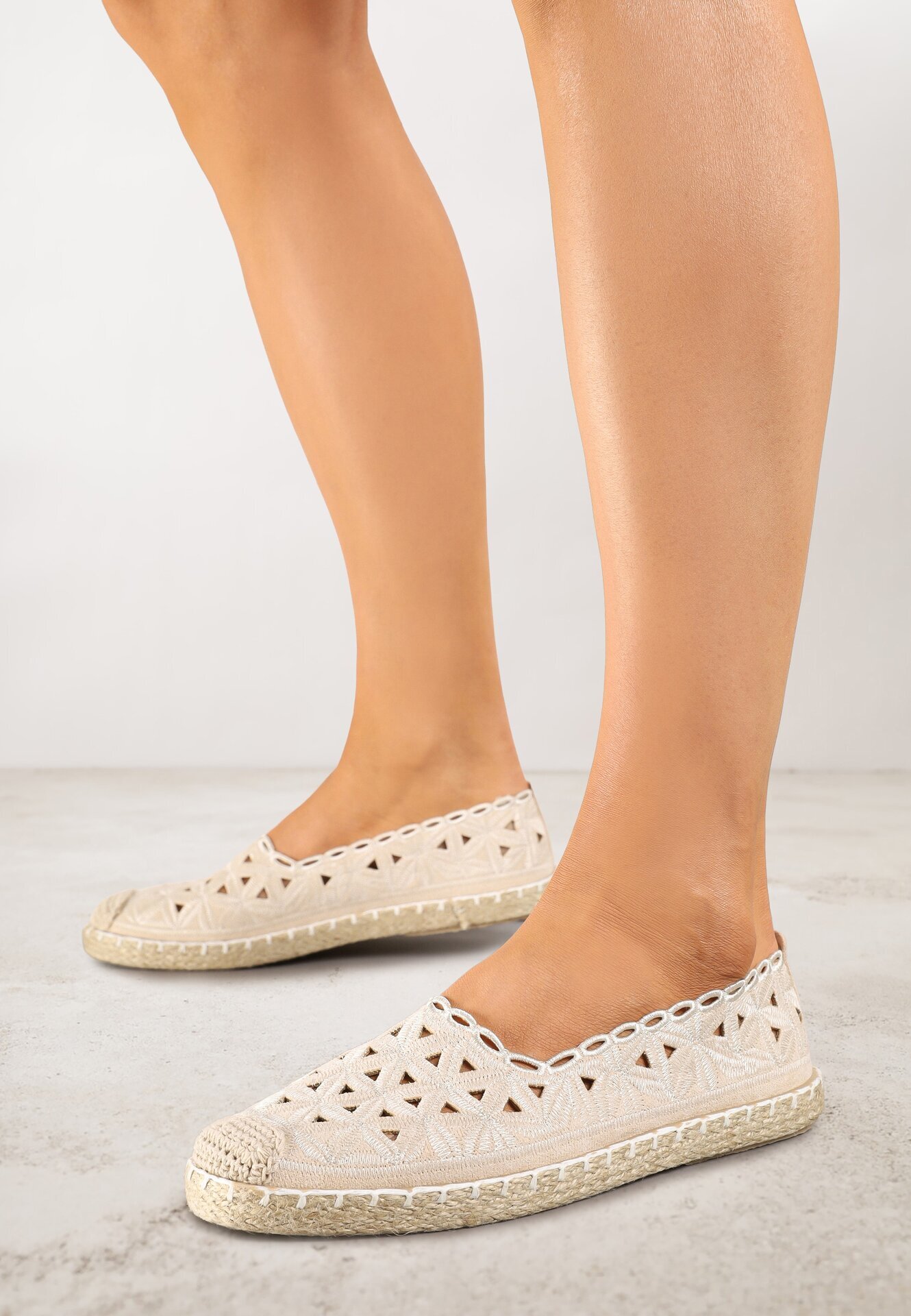 vices Espadrile Decupate Bej cu Împletitură Decorativă Arivrae