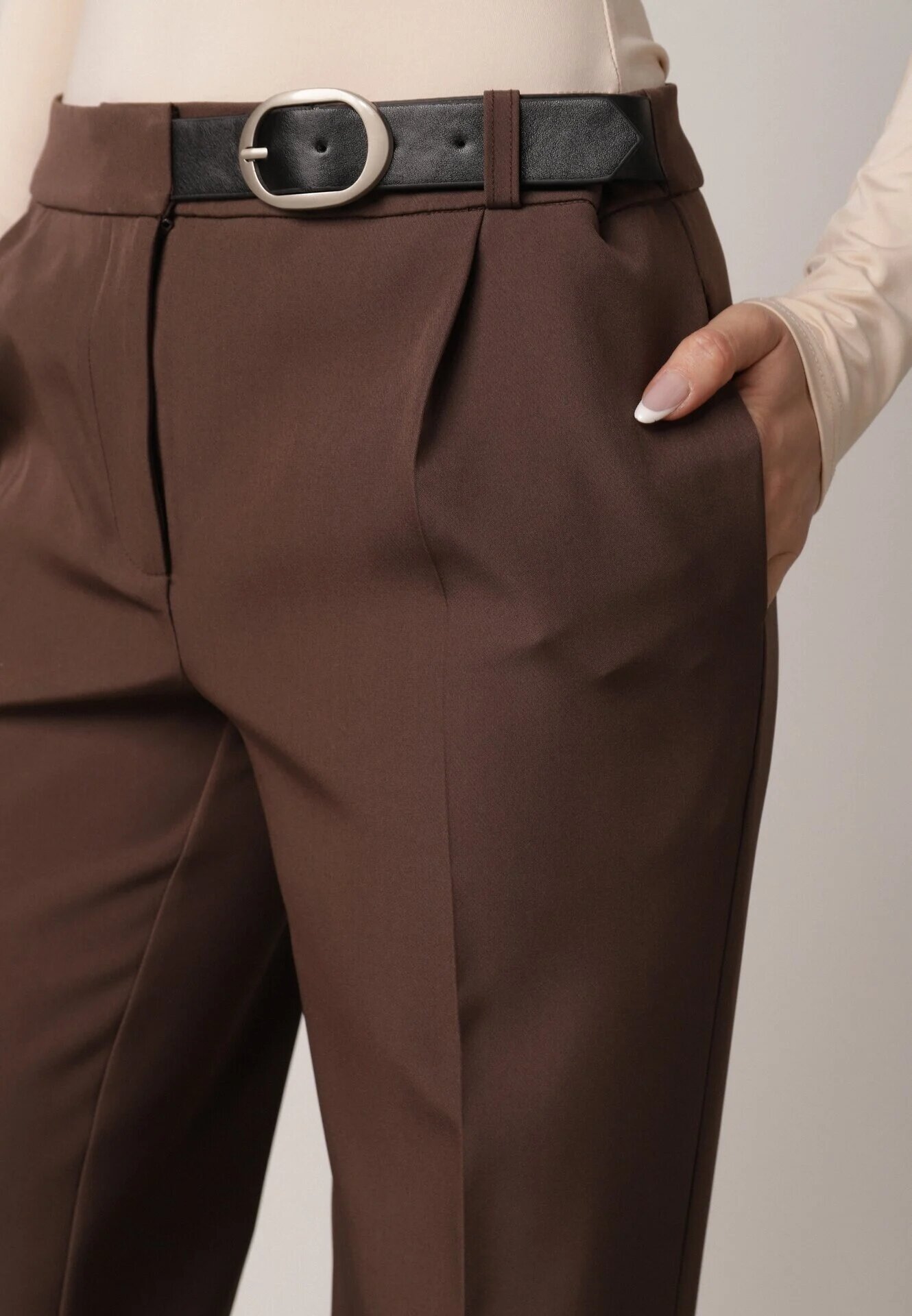 vices Pantaloni de costum maro la dungă cu curea cusută cu cataramă Azivore