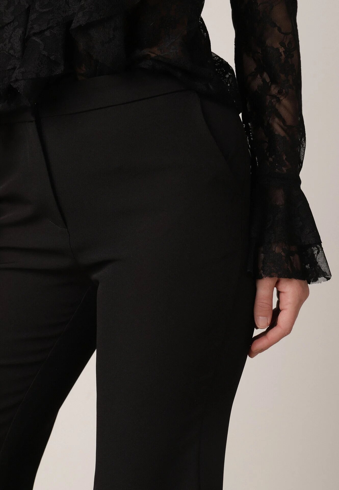vices Pantaloni de costum negri tip clopot Tessaria