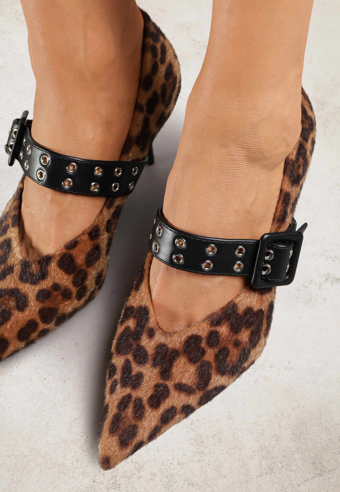 vices Pantofi stiletto leopard cu branț din piele decorați cu ținte Aribene