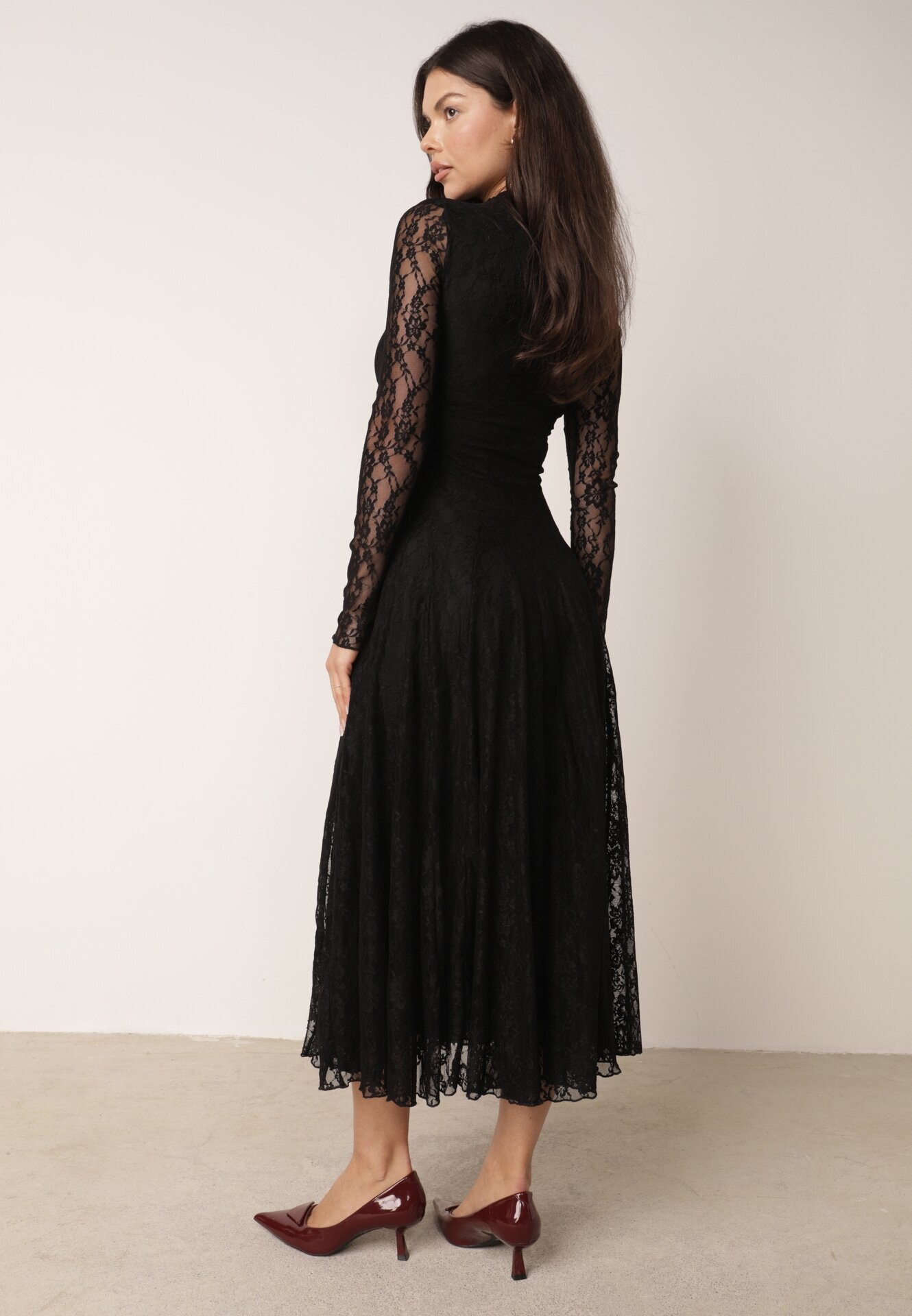 vices Rochie evazată din dantelă cu mâneci transparente Audriana Neagră