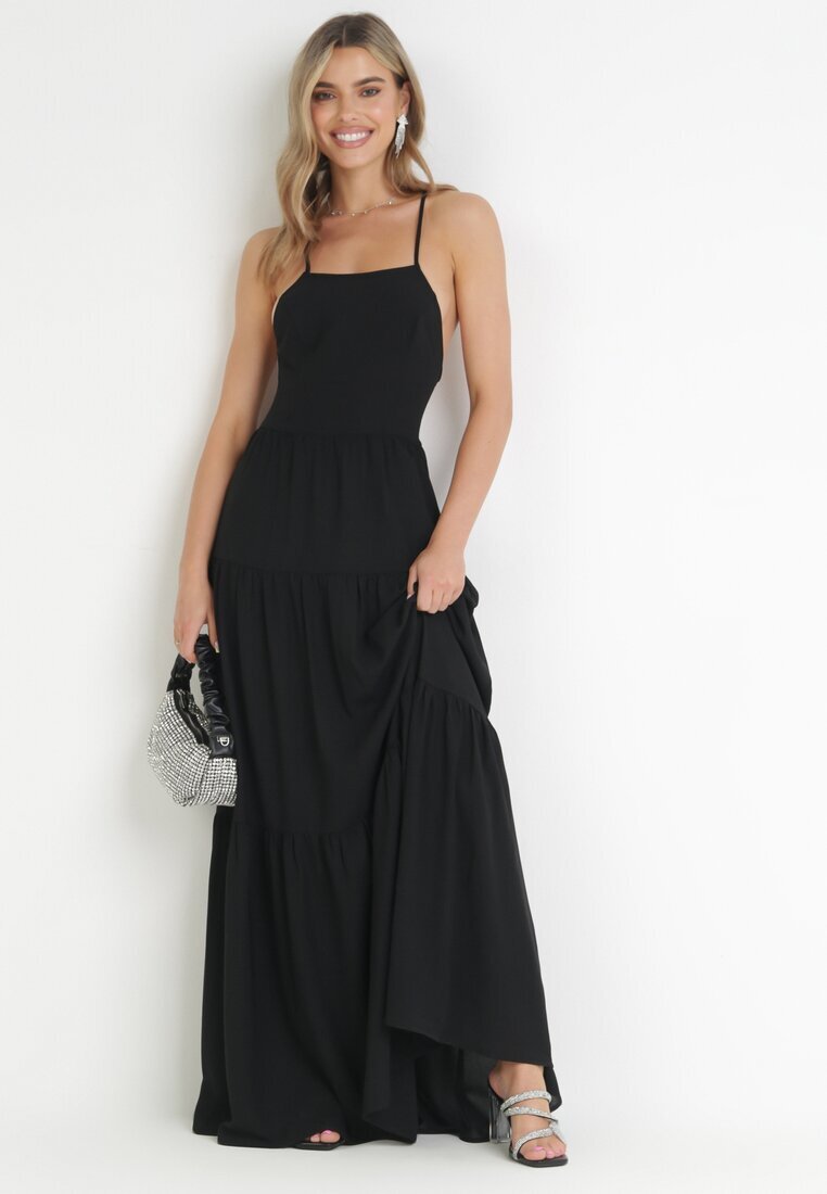 vices Rochie Maxi Neagră pe bretele subțiri cu legătură la spate decorată cu volane Beatrics