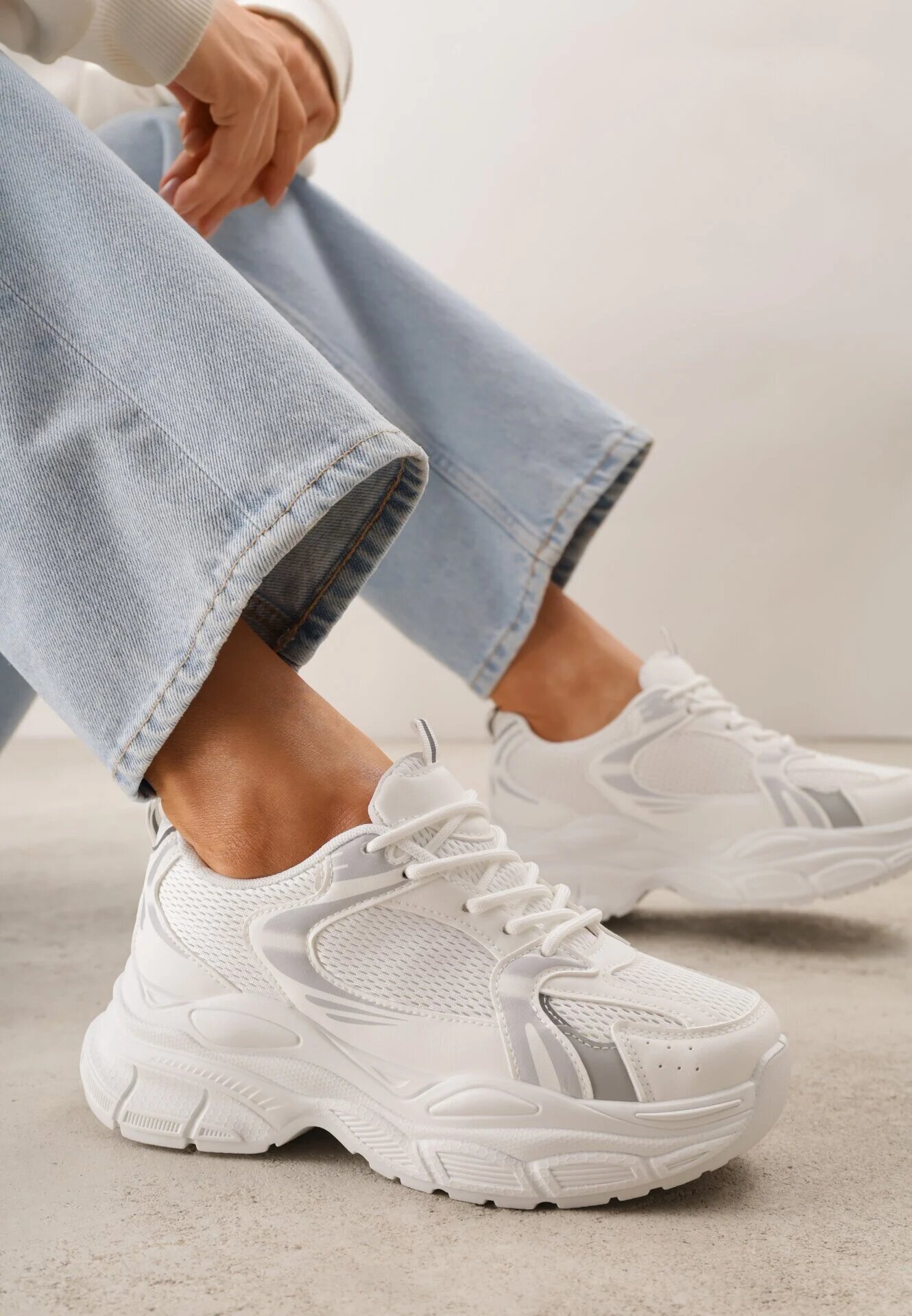vices Sneakers Albi cu Talpă Groasă Reliefată cu Perforație Elanatia