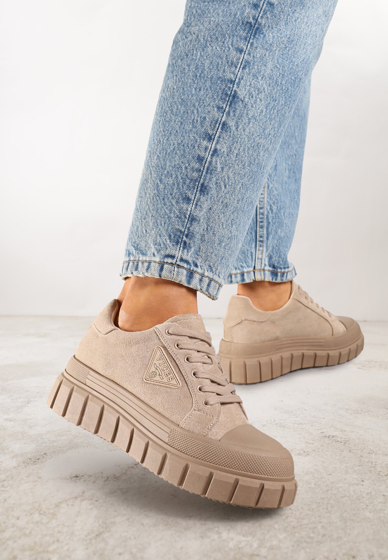 vices Sneakers Bej închis pe Talpă Groasă cu Aplicație Geometrică Leanae