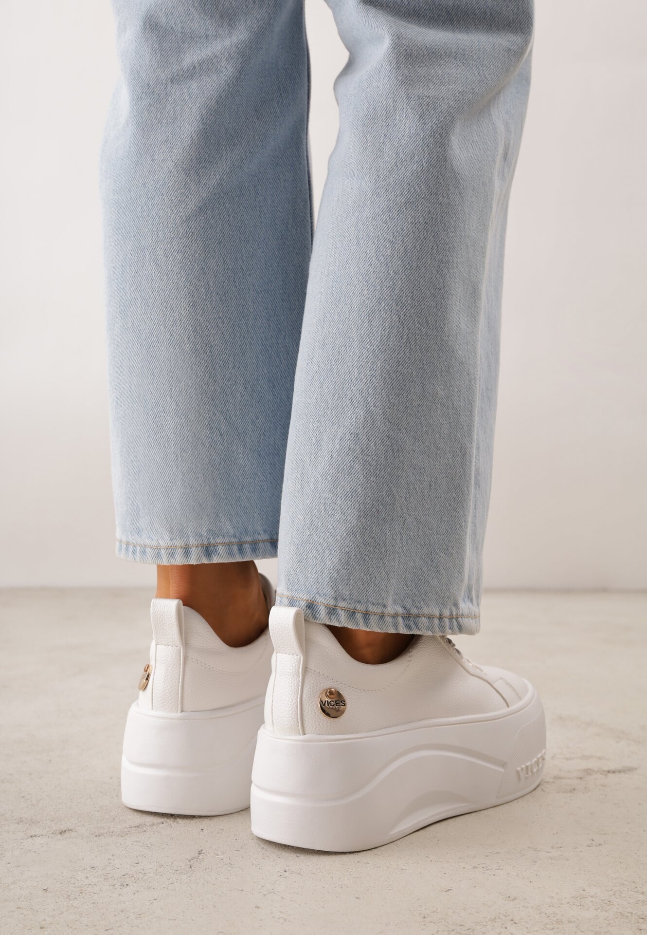 vices Sneakers cu talpă groasă cu inscripția Zelka Albi