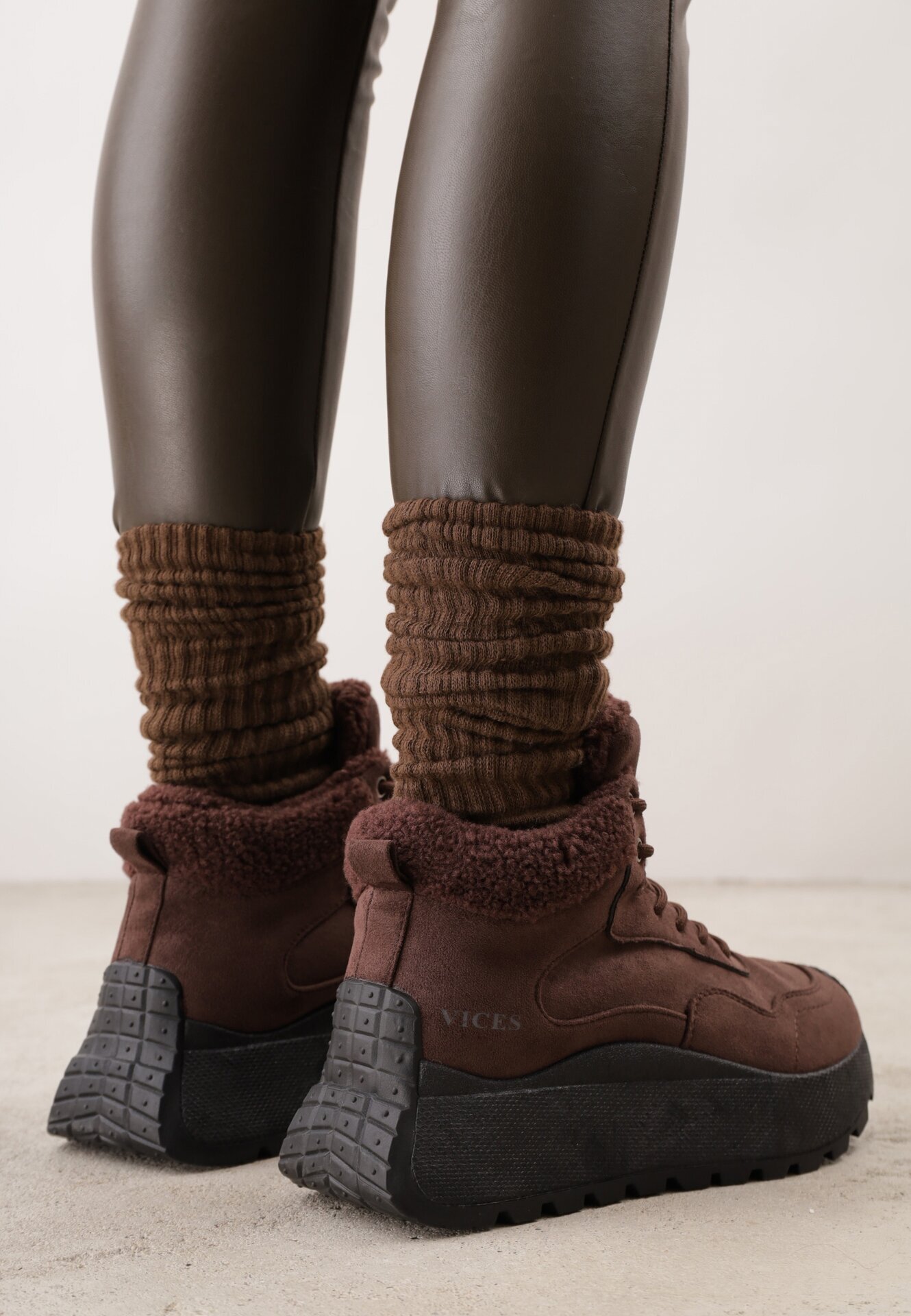 vices Sneakers de iarnă Maro cu Talpă Groasă Ornați cu Blană și cu Inscripția Nelinena