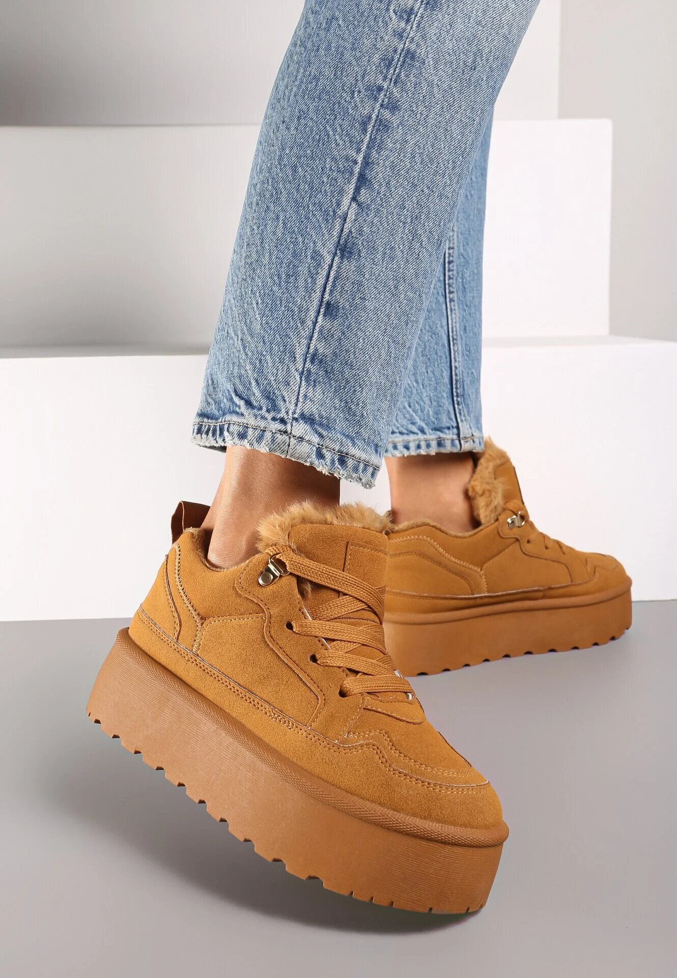 vices Sneakers maronii în stil cizme de zăpadă în stil cizme de zăpadă pe platformă cu blană decorativă Nalirea