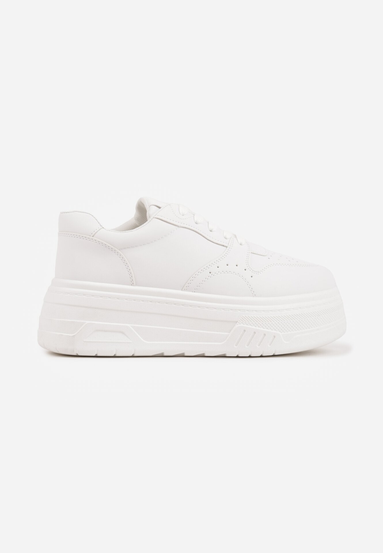 vices Sneakerși Albi pe Platformă cu Perforație Decorativă la Vârf Riovera