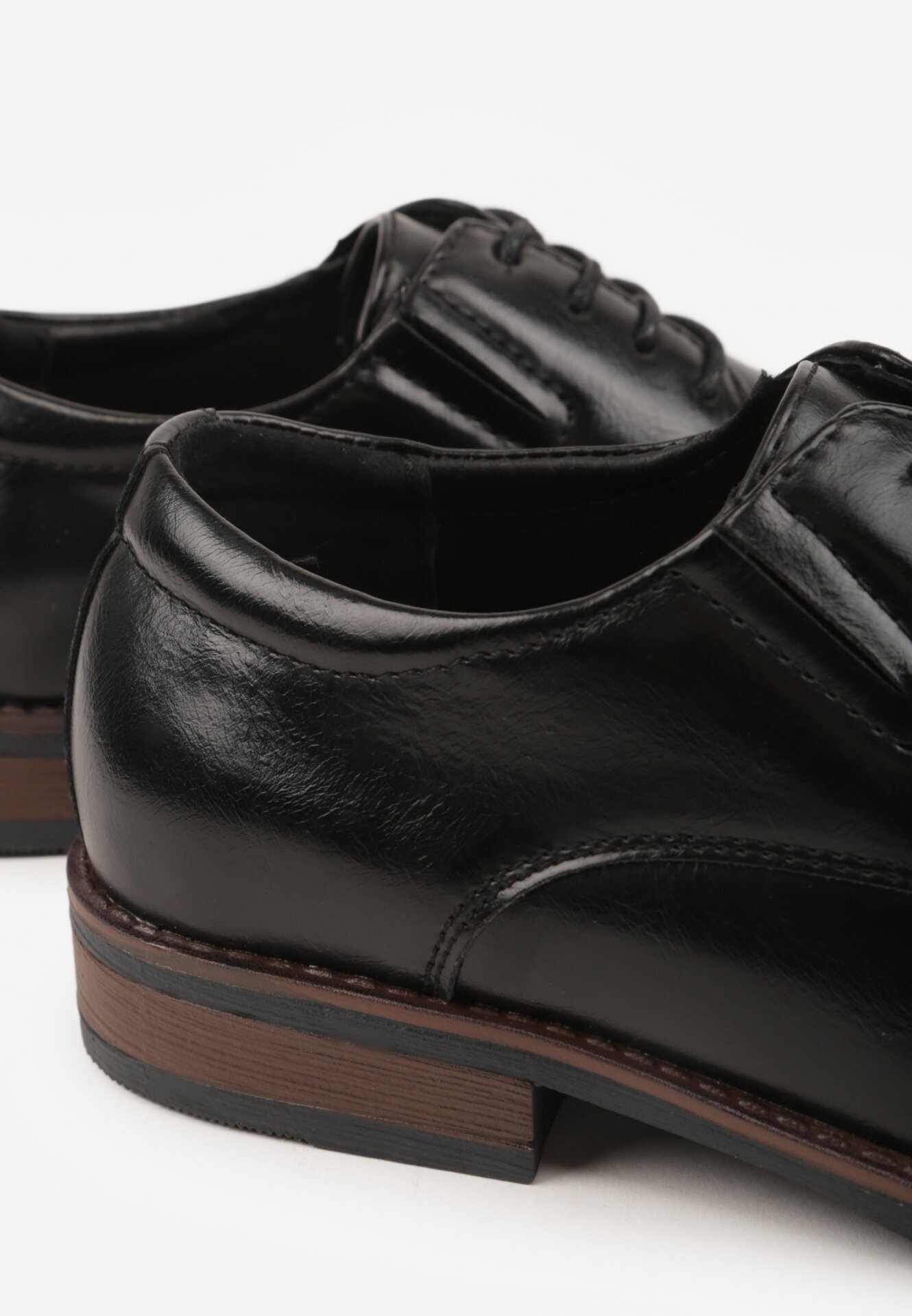 vico Pantofi Eleganti Negre cu Branț din Piele și Inserție Geometrică Everis