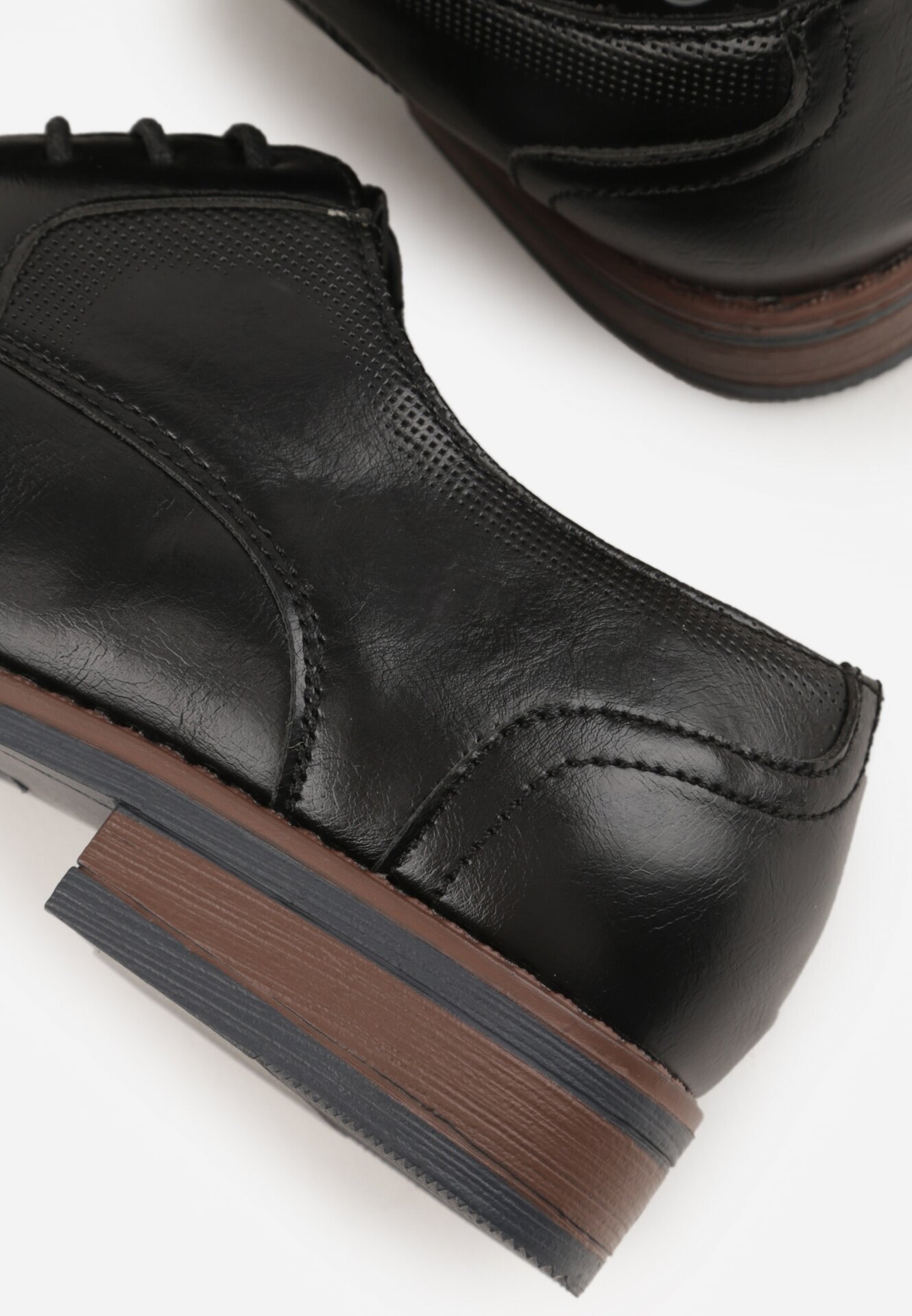 vico Pantofi eleganți negri cu brant din piele și cusături decorative Iphaera