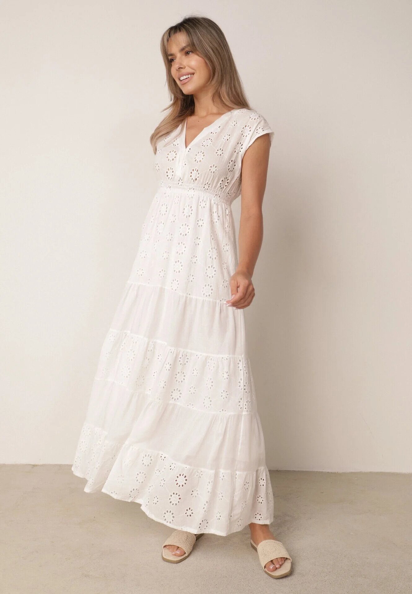 wei wei Rochie Albă de Bumbac Cloș cu Model Ajurat și Elastic în Talie Decorată cu Nasturi Venevia