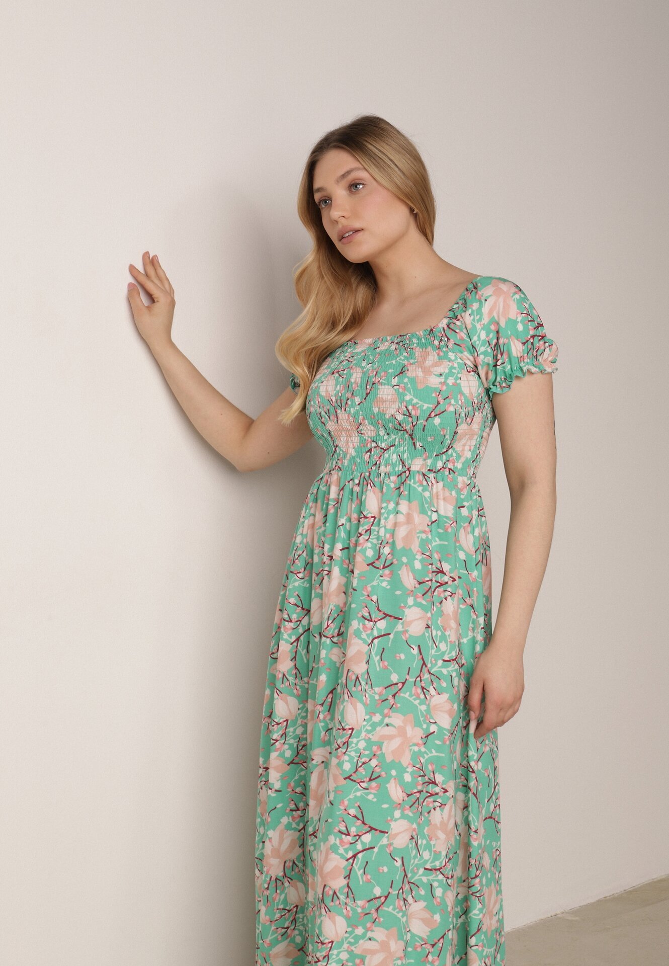 wei wei Rochie Verde Cloș Florală cu Decolteu Încrețit Disteria