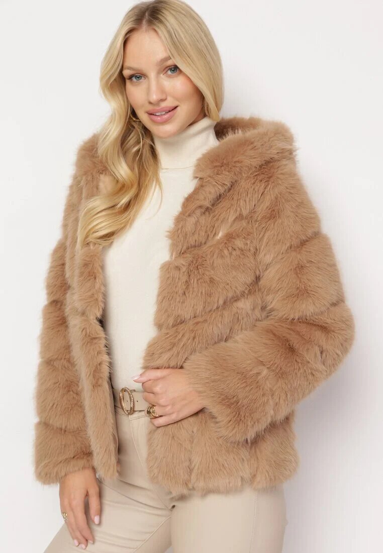 wool fashion Jachetă bej închisă de blană cu glugă Daviella