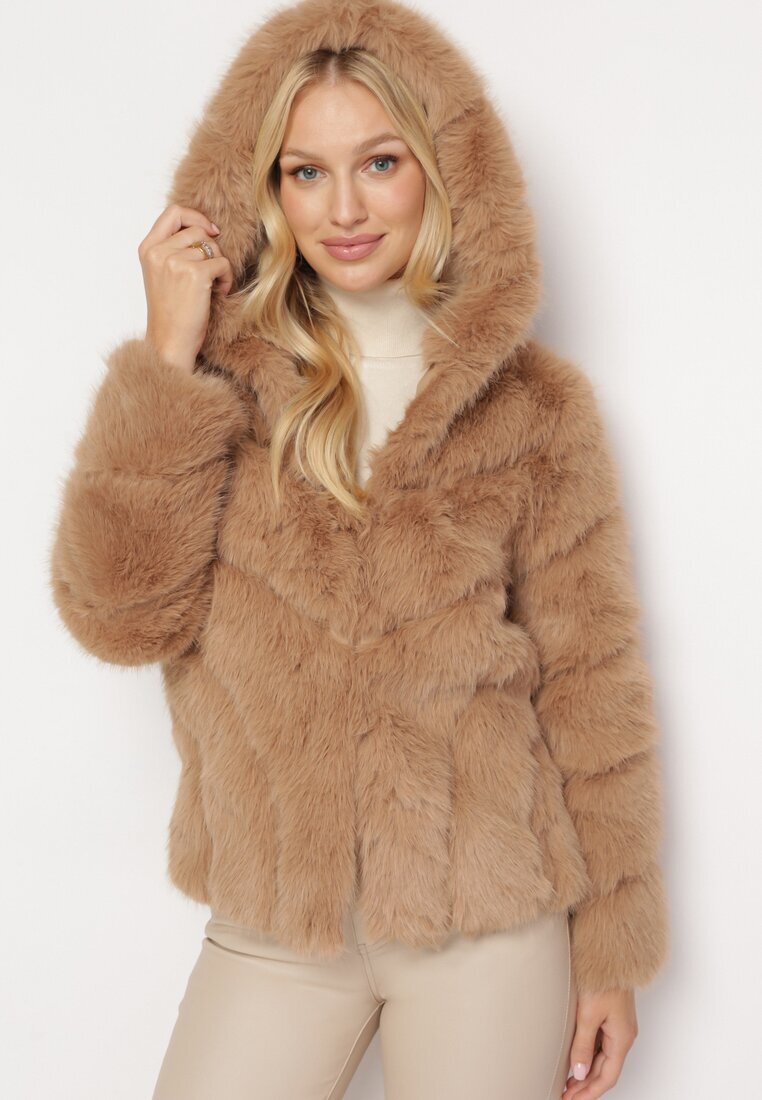 wool fashion Jachetă bej închisă de blană cu glugă Daviella