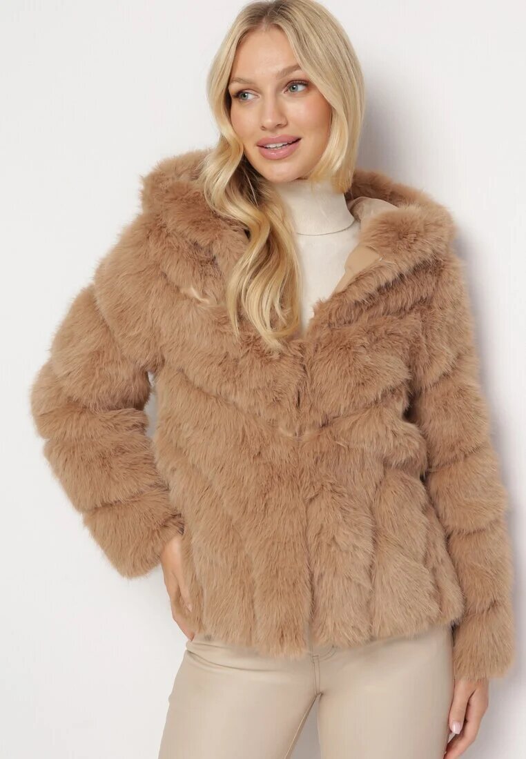 wool fashion Jachetă bej închisă de blană cu glugă Daviella