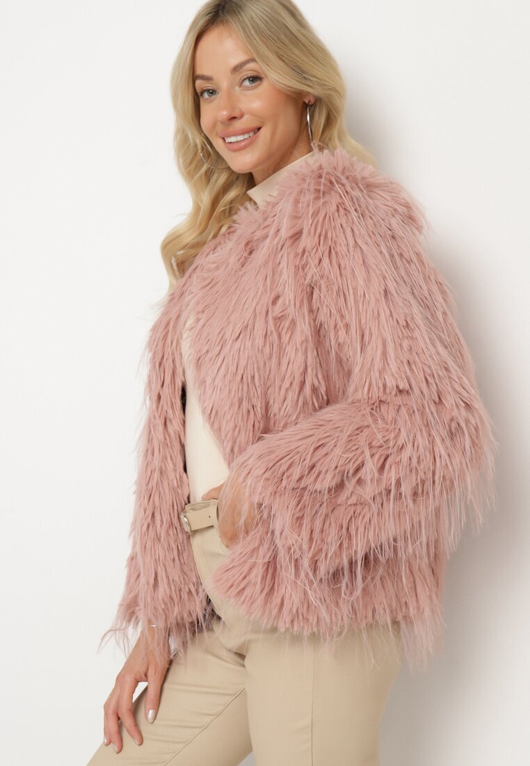 wool fashion Jachetă Roz de blană cu croi drept încheiată cu copci Siarale