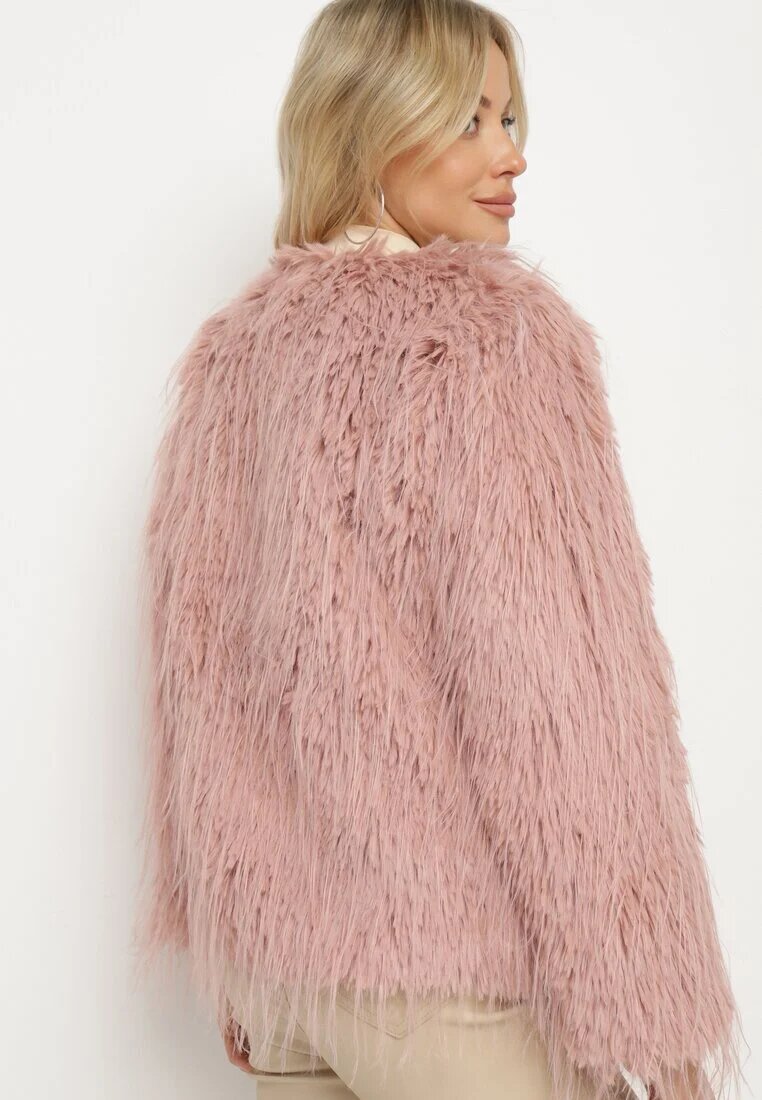 wool fashion Jachetă Roz de blană cu croi drept încheiată cu copci Siarale